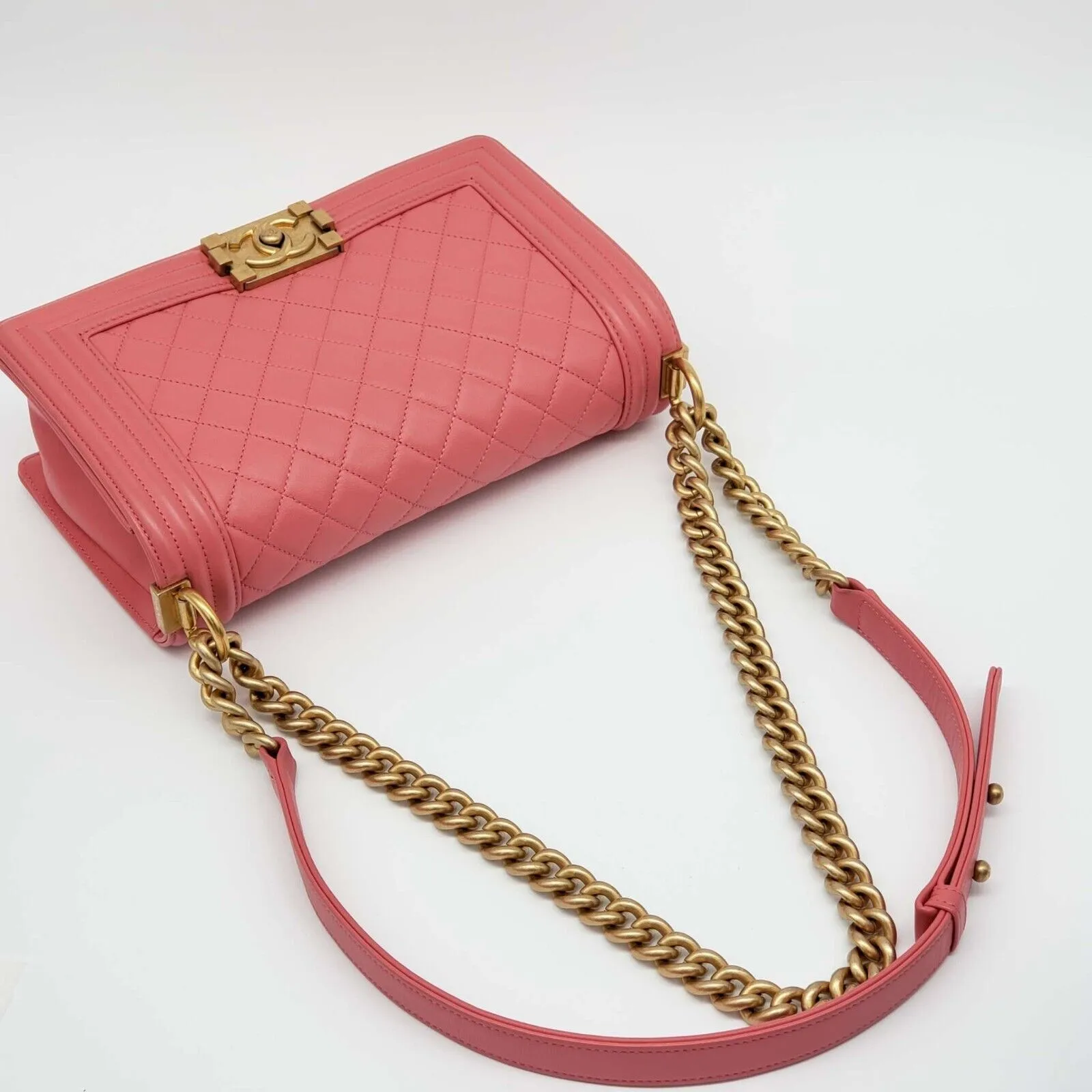 100% Authentic CHANEL Boy Leather Shoulder Bag 2700-080524