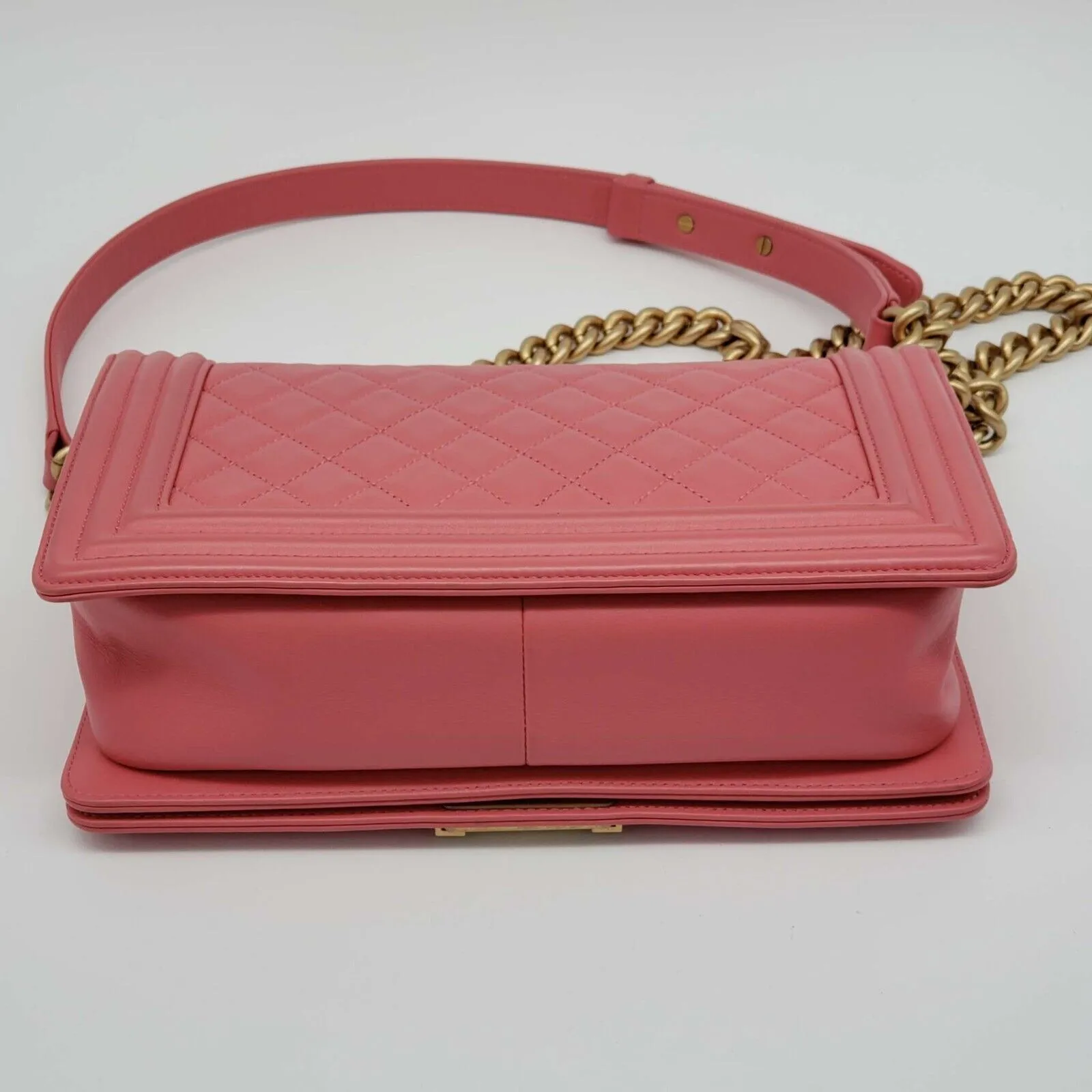 100% Authentic CHANEL Boy Leather Shoulder Bag 2700-080524