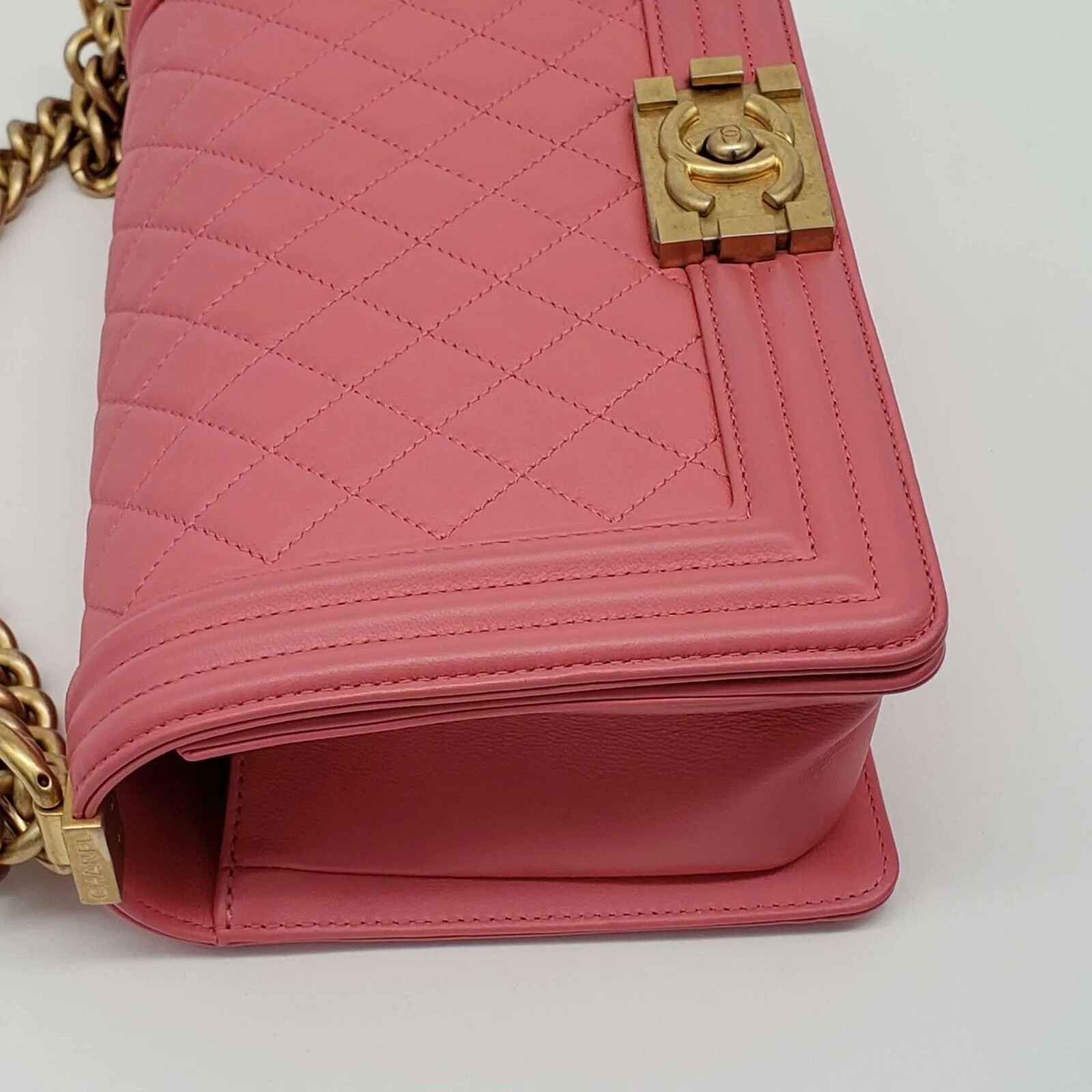 100% Authentic CHANEL Boy Leather Shoulder Bag 2700-080524