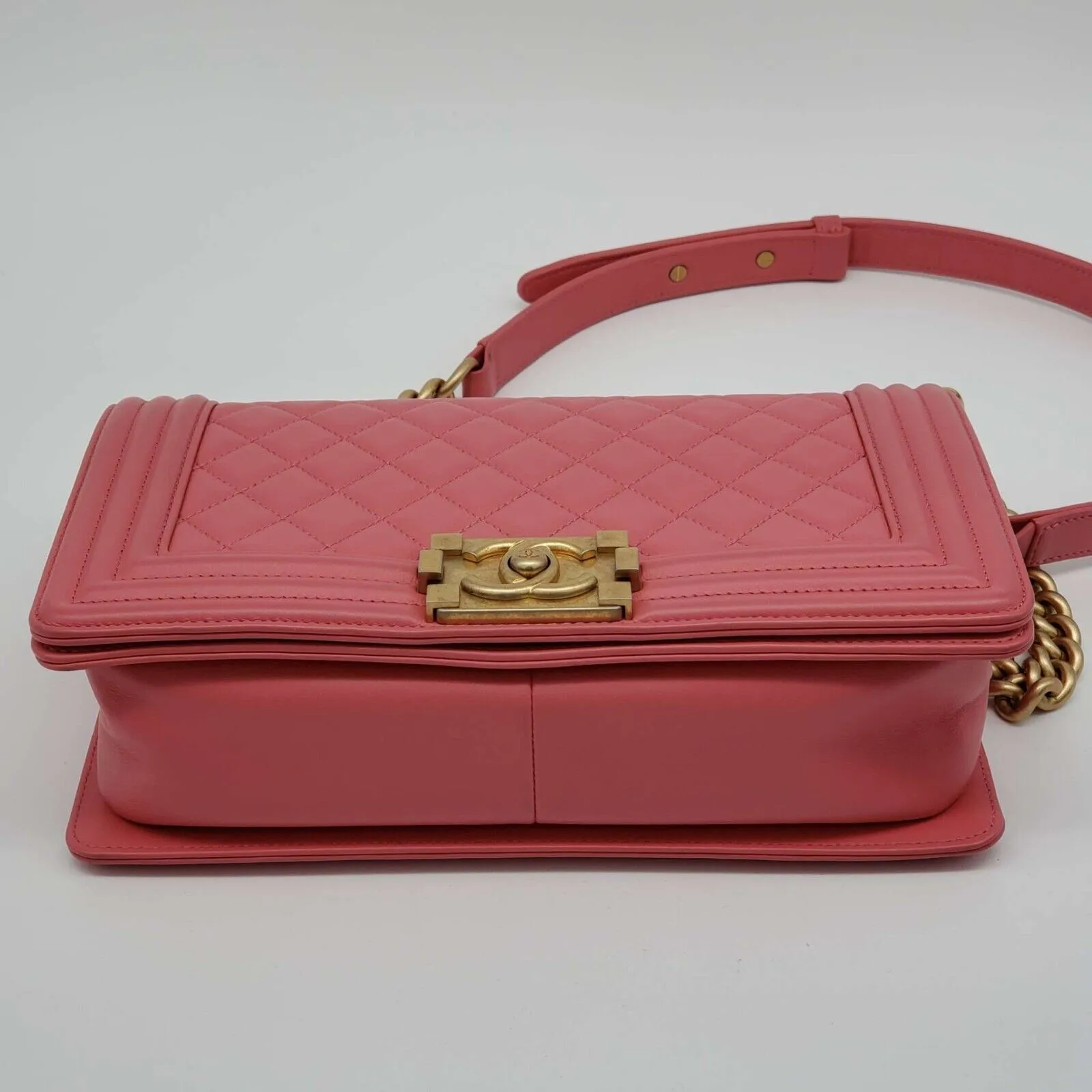 100% Authentic CHANEL Boy Leather Shoulder Bag 2700-080524