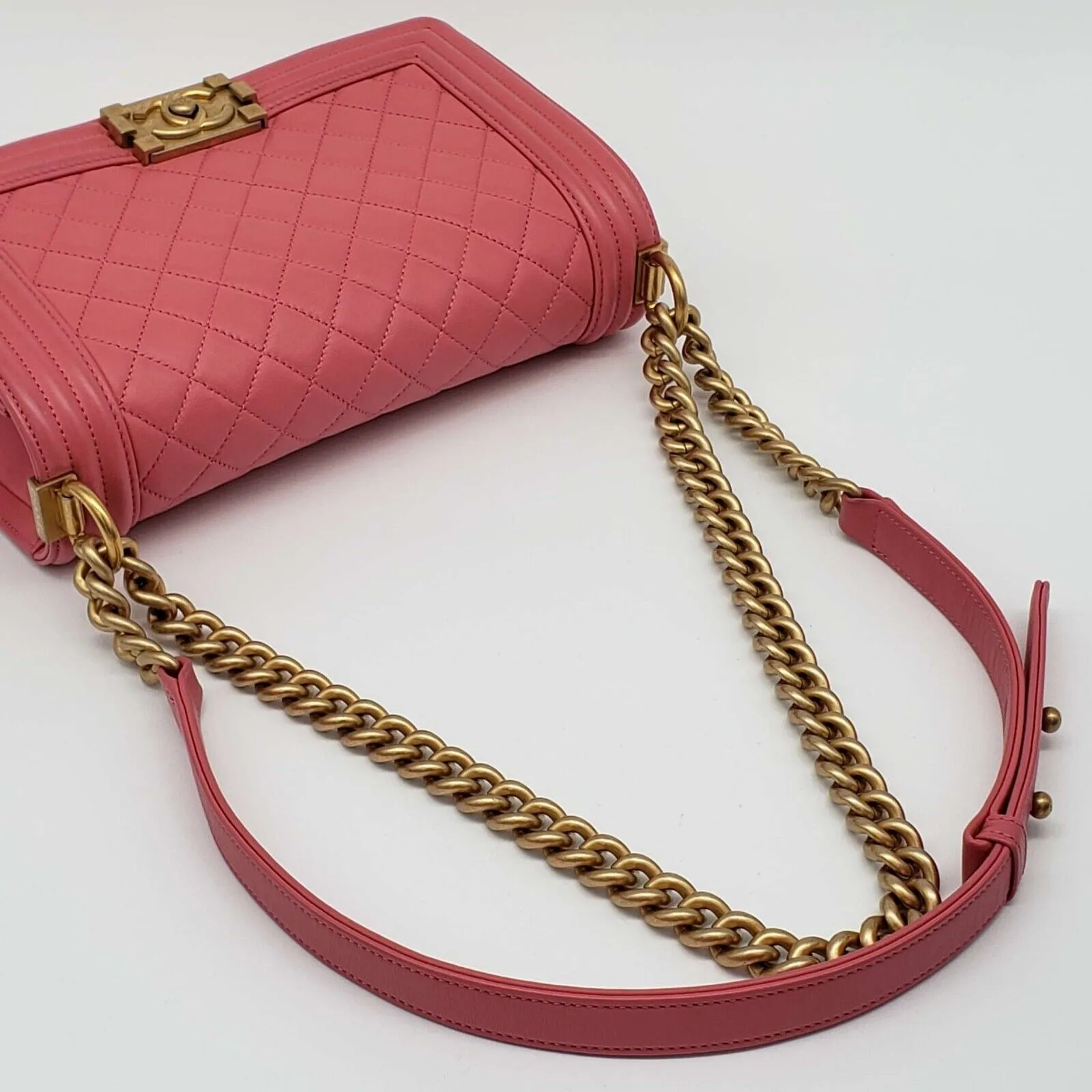 100% Authentic CHANEL Boy Leather Shoulder Bag 2700-080524