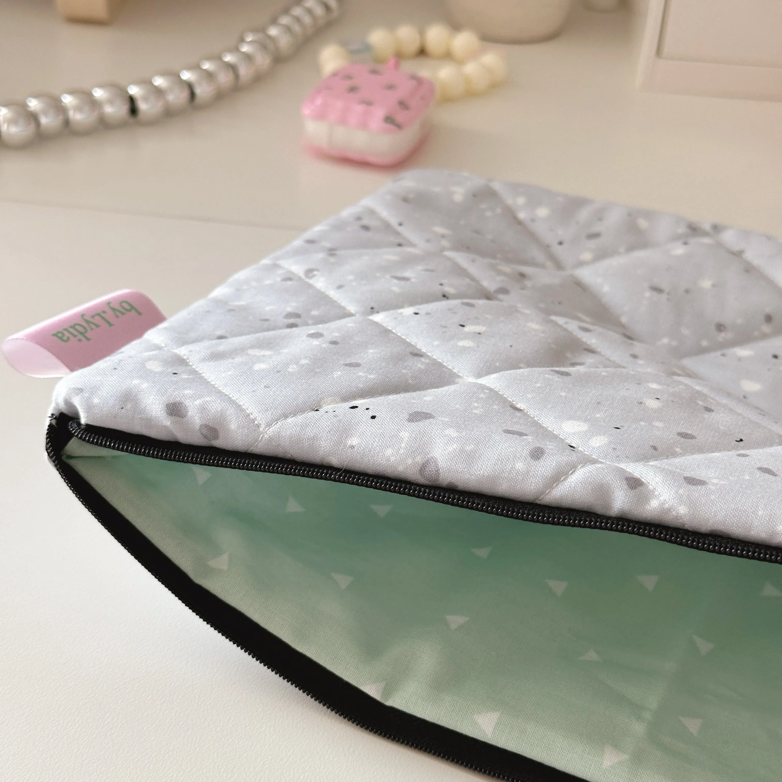 13" Laptop Pouch - Gray Paint