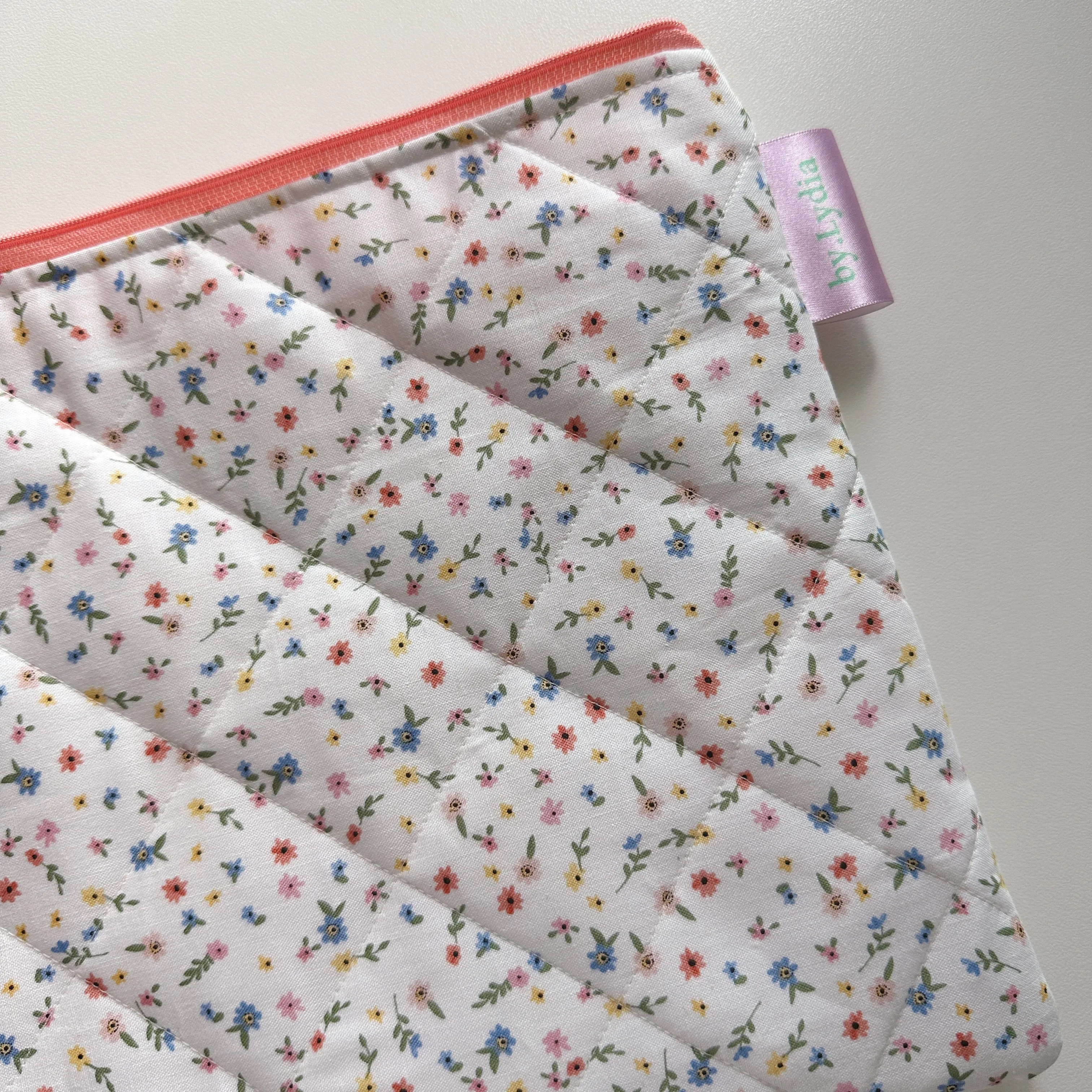 13" Laptop Pouch - White Florals