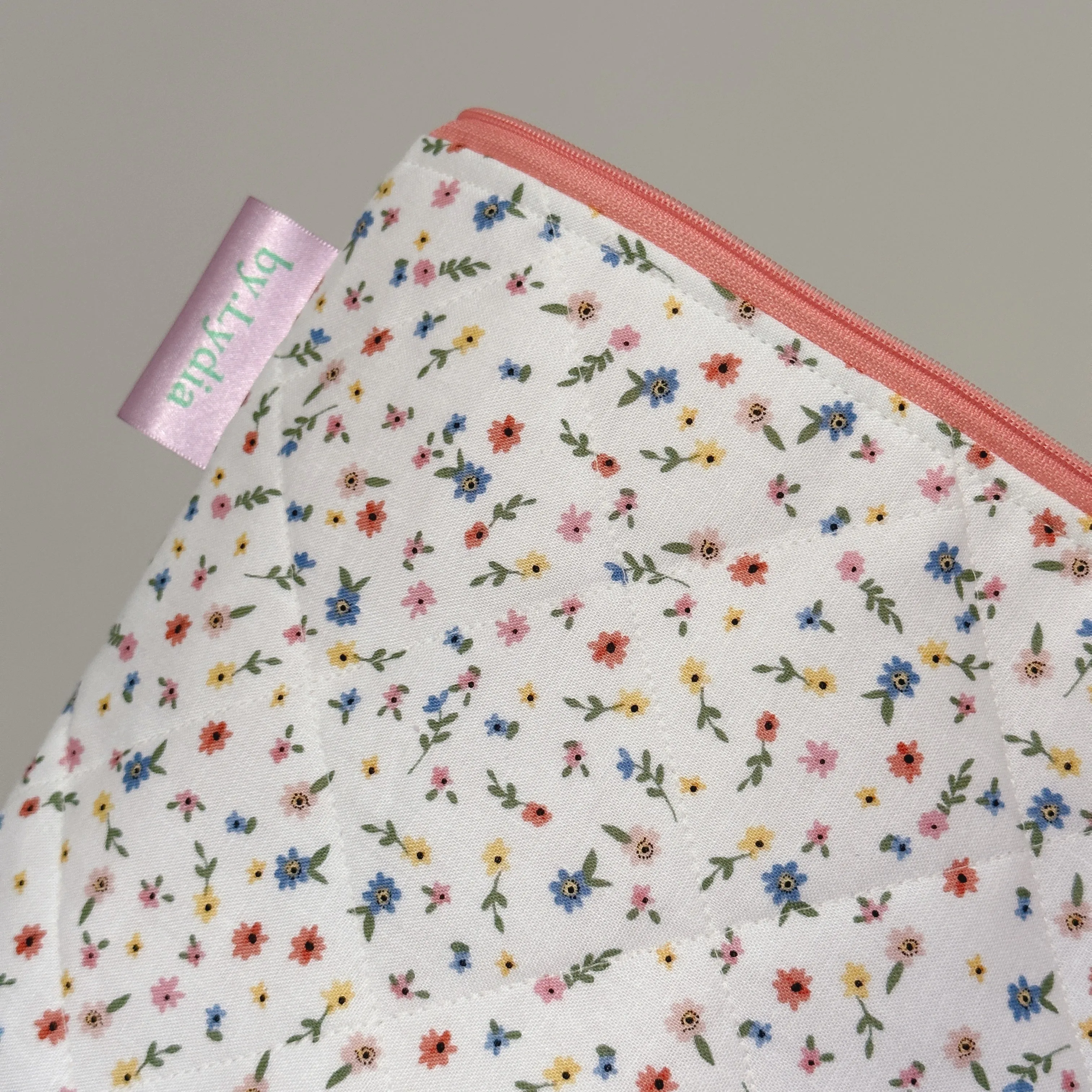 13" Laptop Pouch - White Florals