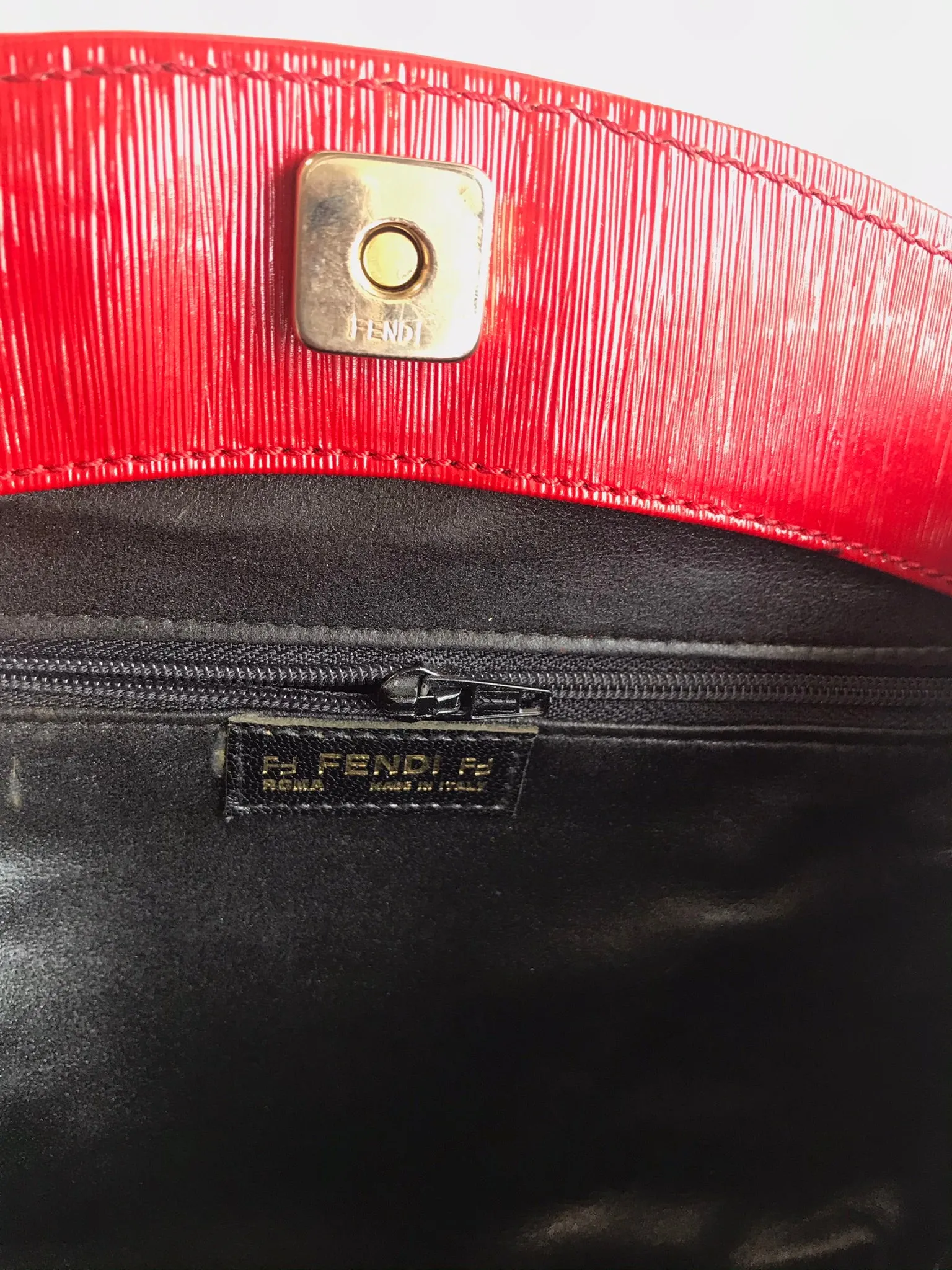 80's vintage FENDI red patent enamel and nappa leather oval round shape shoulder purse. Can be a clutch, pouch bag as well