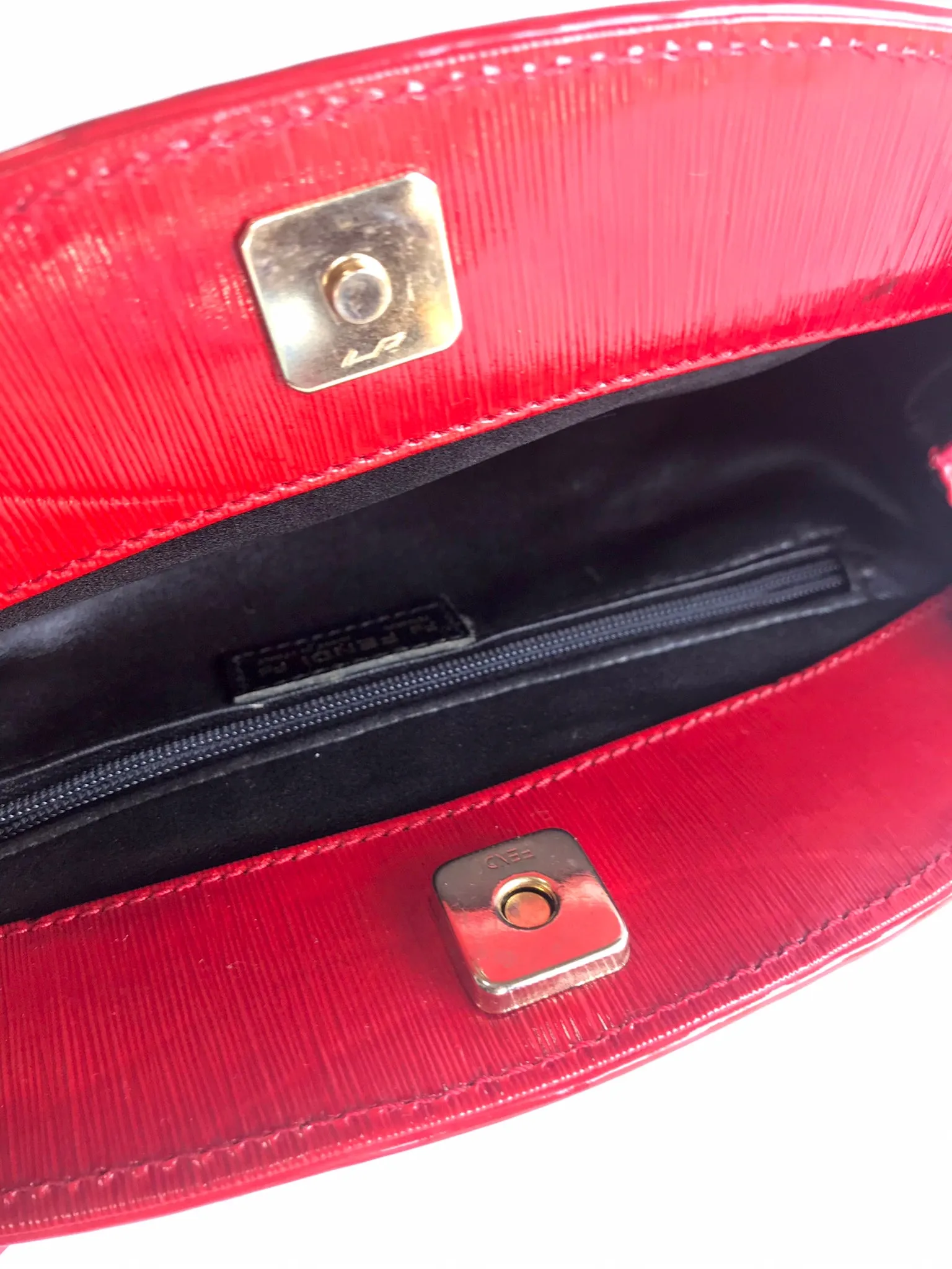 80's vintage FENDI red patent enamel and nappa leather oval round shape shoulder purse. Can be a clutch, pouch bag as well