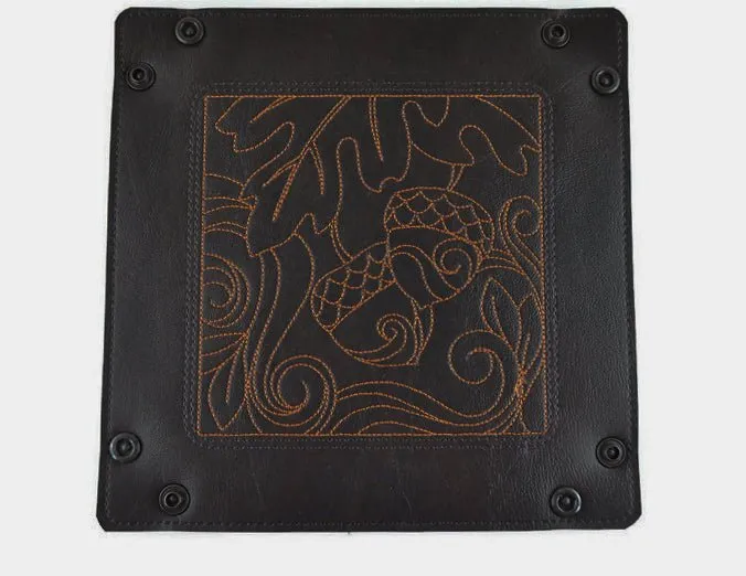 Acorn dice tray