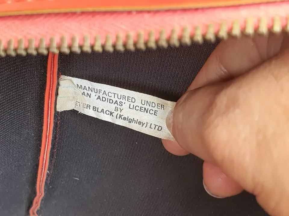ADIDAS  SPORTS VINTAGE 1970'S PETER BLACK ( KEIGHLEY ) LTD. RED FLIGHT SHOULDER BAG NORTHERN SOUL.  SOLD !!!