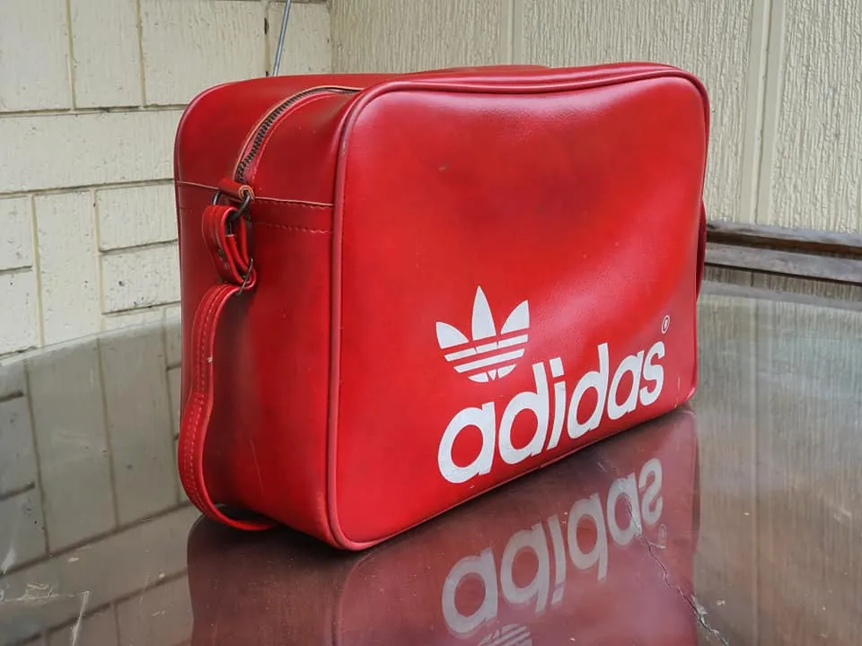 ADIDAS  SPORTS VINTAGE 1970'S PETER BLACK ( KEIGHLEY ) LTD. RED FLIGHT SHOULDER BAG NORTHERN SOUL.  SOLD !!!