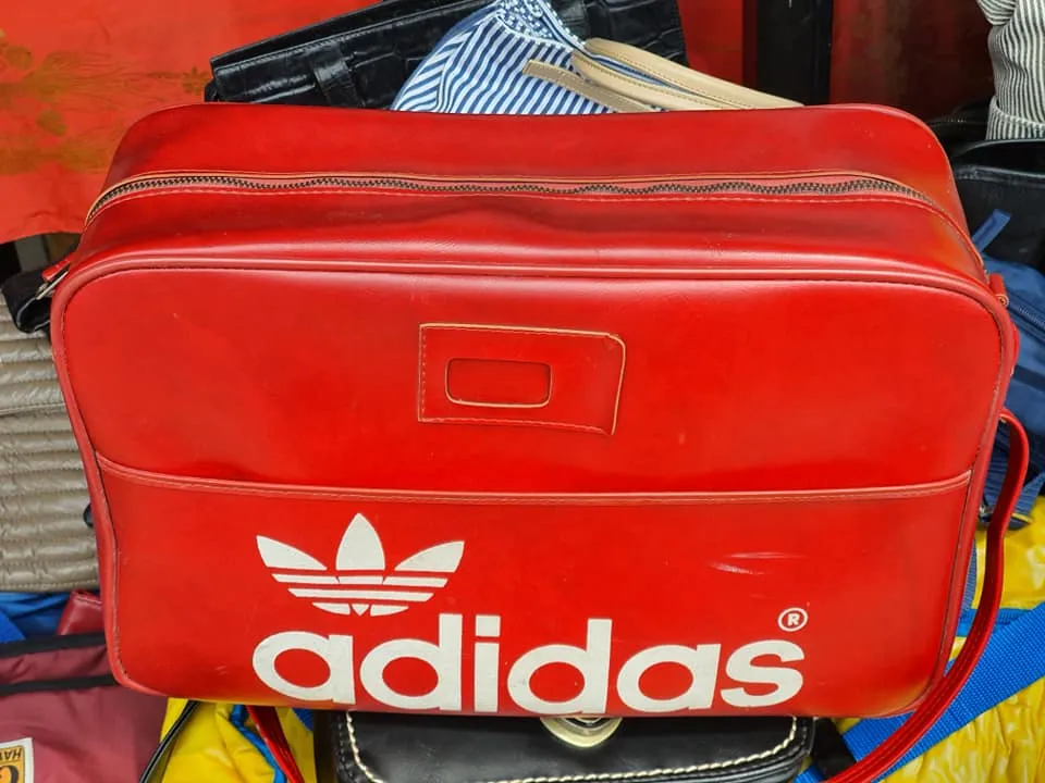 ADIDAS  SPORTS VINTAGE 1970'S PETER BLACK ( KEIGHLEY ) LTD. RED FLIGHT SHOULDER BAG NORTHERN SOUL.  SOLD !!!