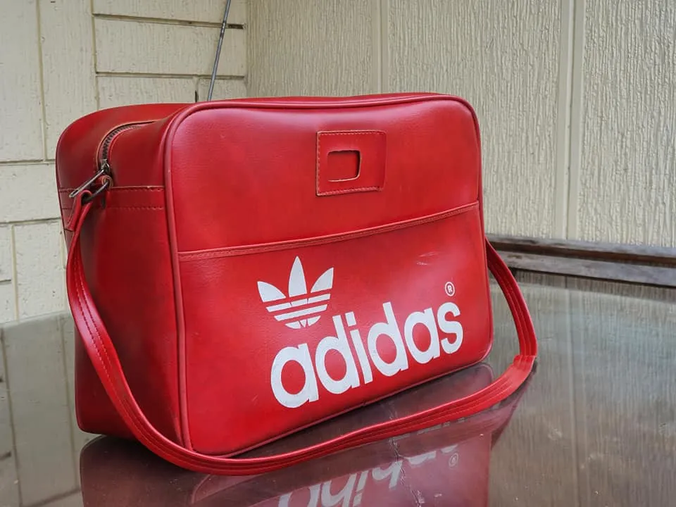 ADIDAS  SPORTS VINTAGE 1970'S PETER BLACK ( KEIGHLEY ) LTD. RED FLIGHT SHOULDER BAG NORTHERN SOUL.  SOLD !!!