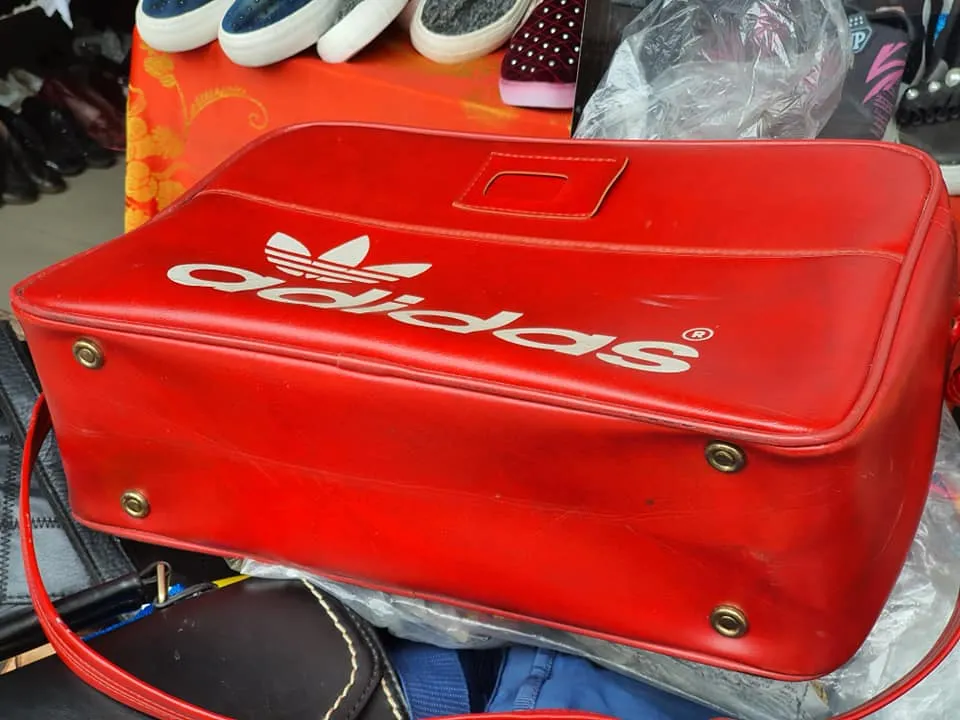 ADIDAS  SPORTS VINTAGE 1970'S PETER BLACK ( KEIGHLEY ) LTD. RED FLIGHT SHOULDER BAG NORTHERN SOUL.  SOLD !!!