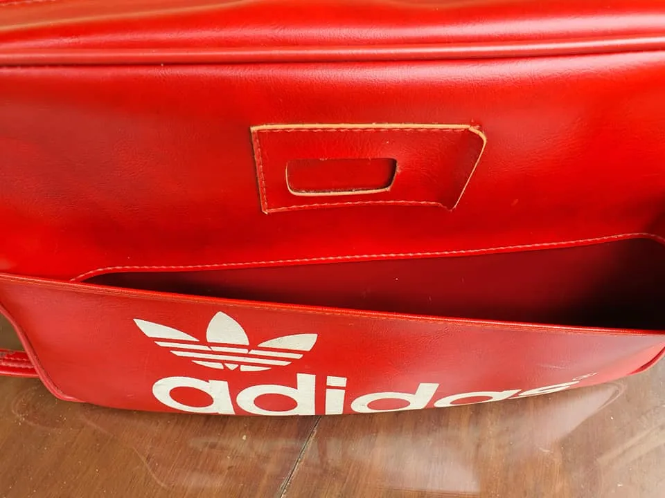 ADIDAS  SPORTS VINTAGE 1970'S PETER BLACK ( KEIGHLEY ) LTD. RED FLIGHT SHOULDER BAG NORTHERN SOUL.  SOLD !!!