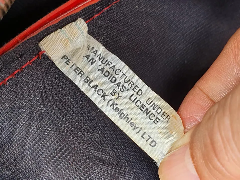 ADIDAS  SPORTS VINTAGE 1970'S PETER BLACK ( KEIGHLEY ) LTD. RED FLIGHT SHOULDER BAG NORTHERN SOUL.  SOLD !!!