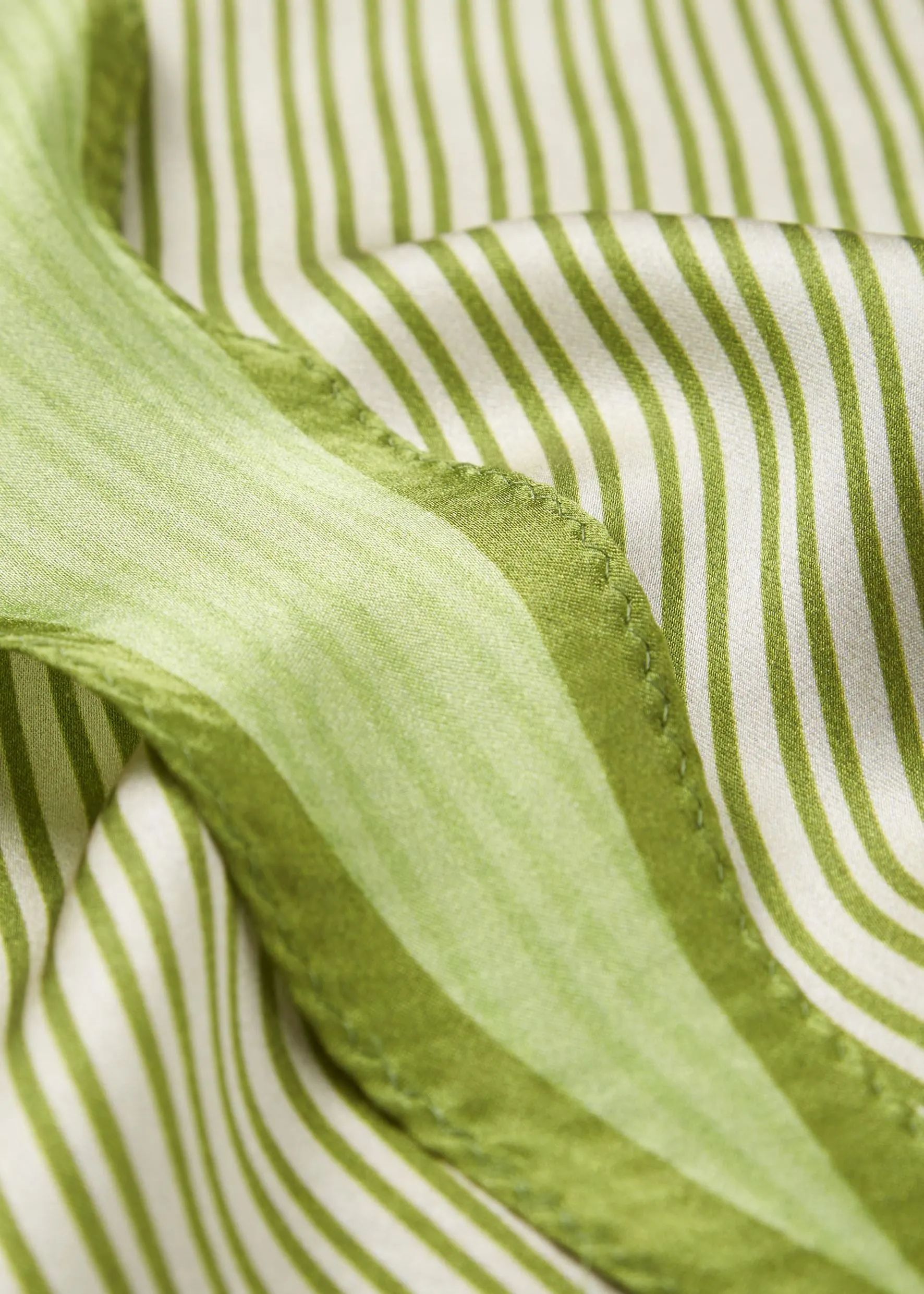 Aidipta Diamond Scarf