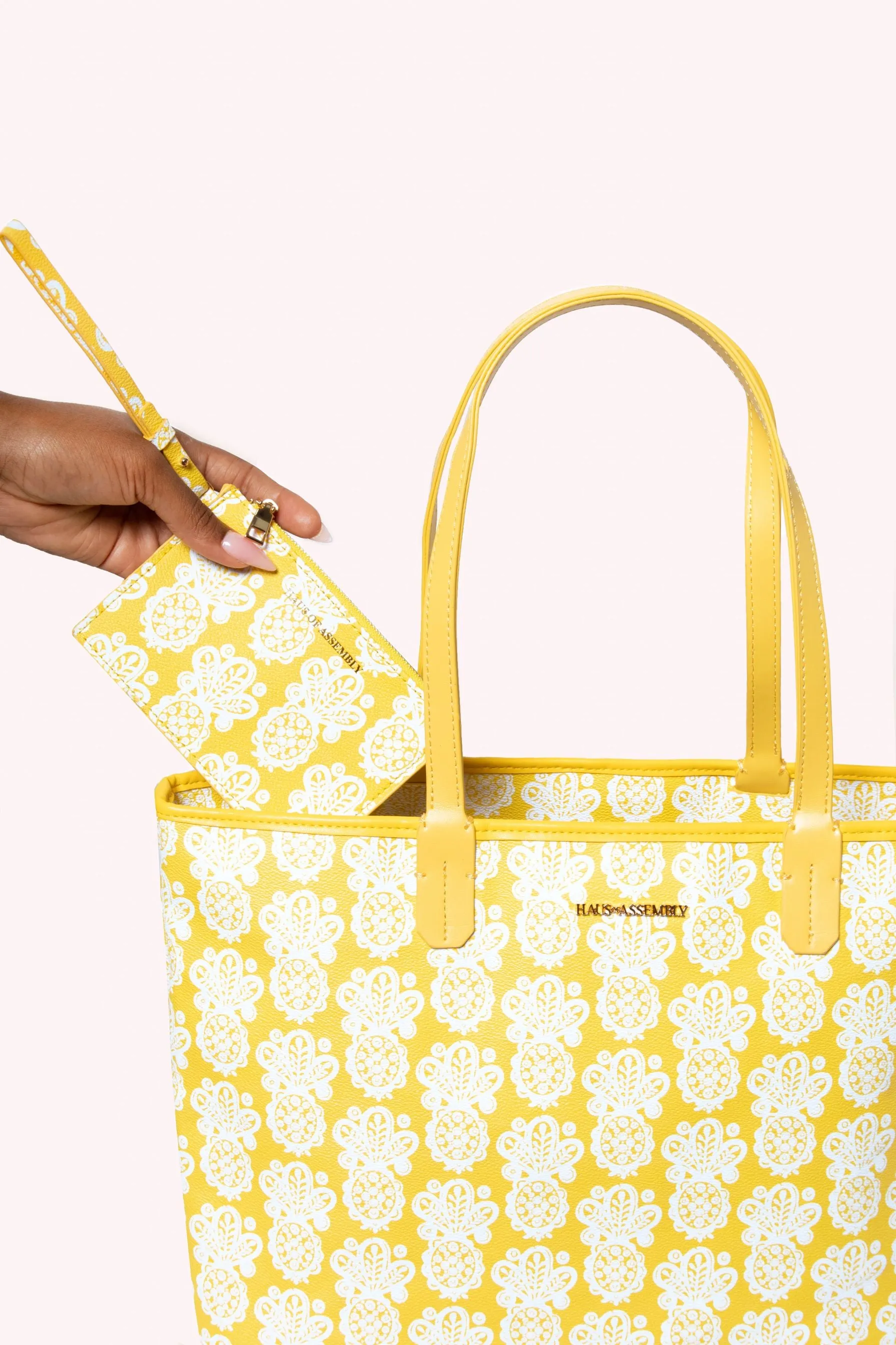 AM TOTE-  GOLDEN YELLOW PINEAPPLE