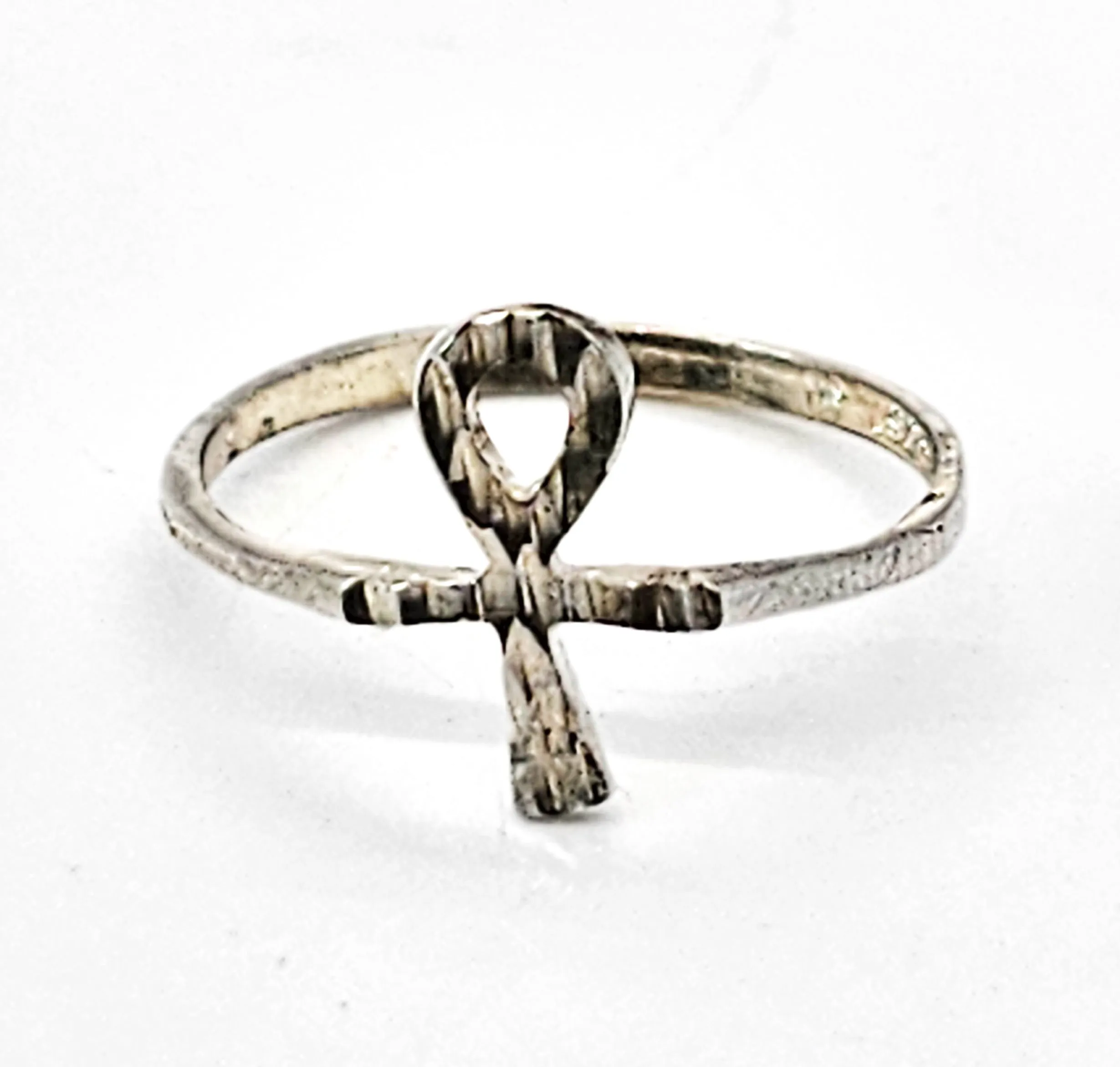 Ankh Key of Life Egyptian Revival vintage sterling silver etched ring size 8.5