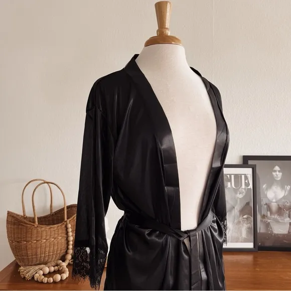 BLACK LACE TRIM DAINTY ROBE #0336