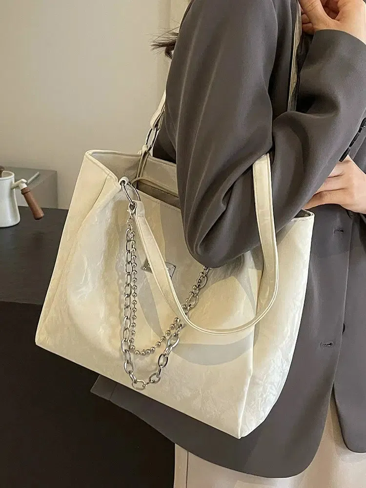 Chain Accent Shoulder Bag
