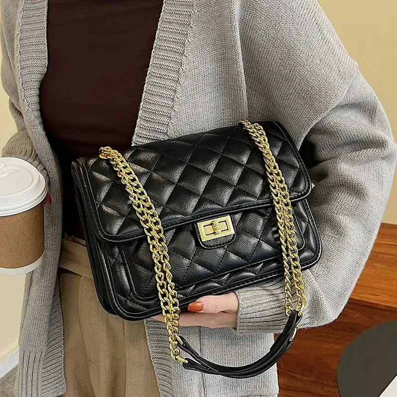 Chain Strap Quilted Shoulder Bag