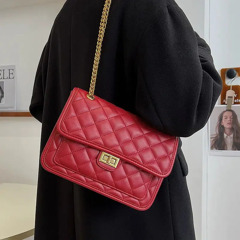 Chain Strap Quilted Shoulder Bag