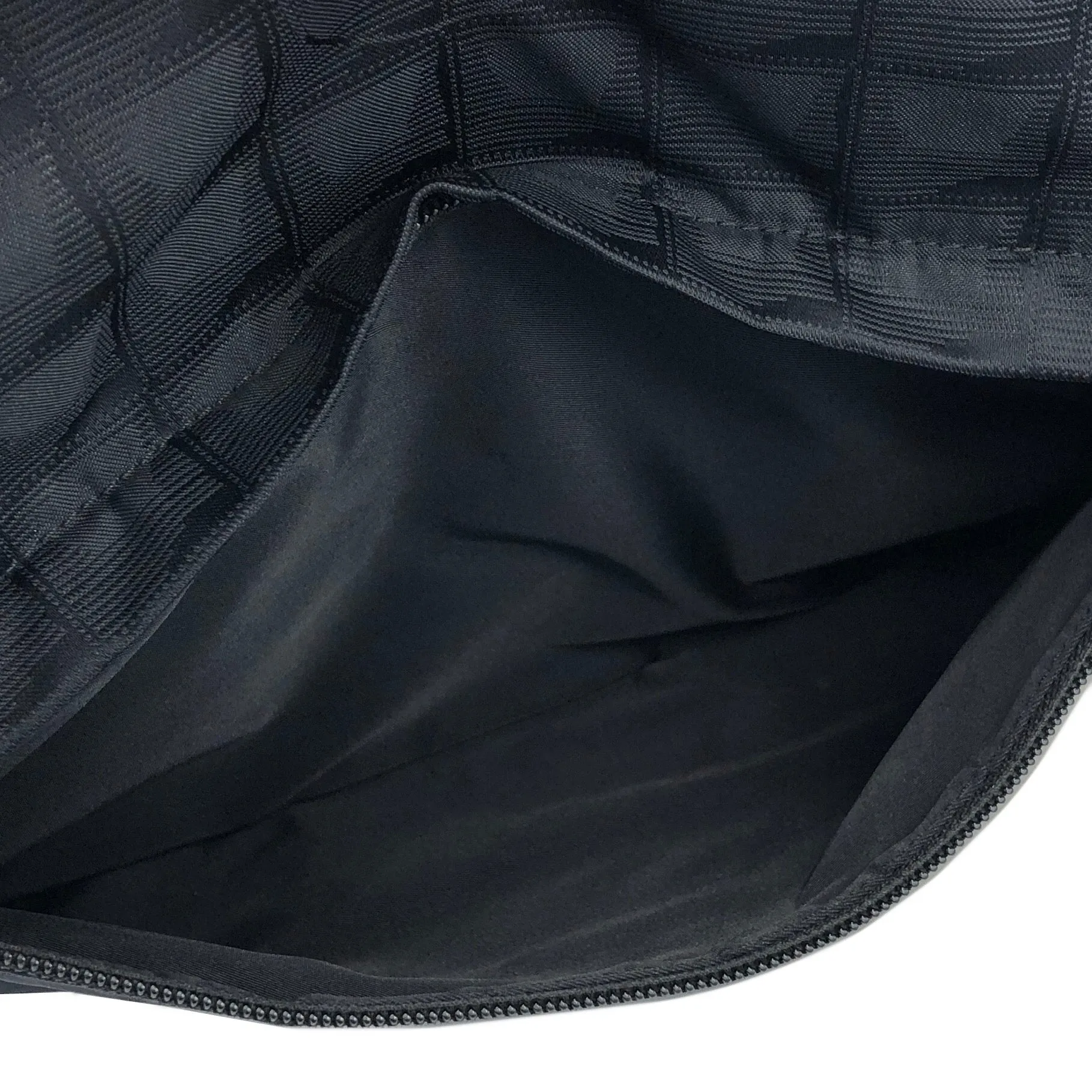 CHANEL New Travel Line Nylon Crossbody Shoulder bag Black Vintage uar7ry