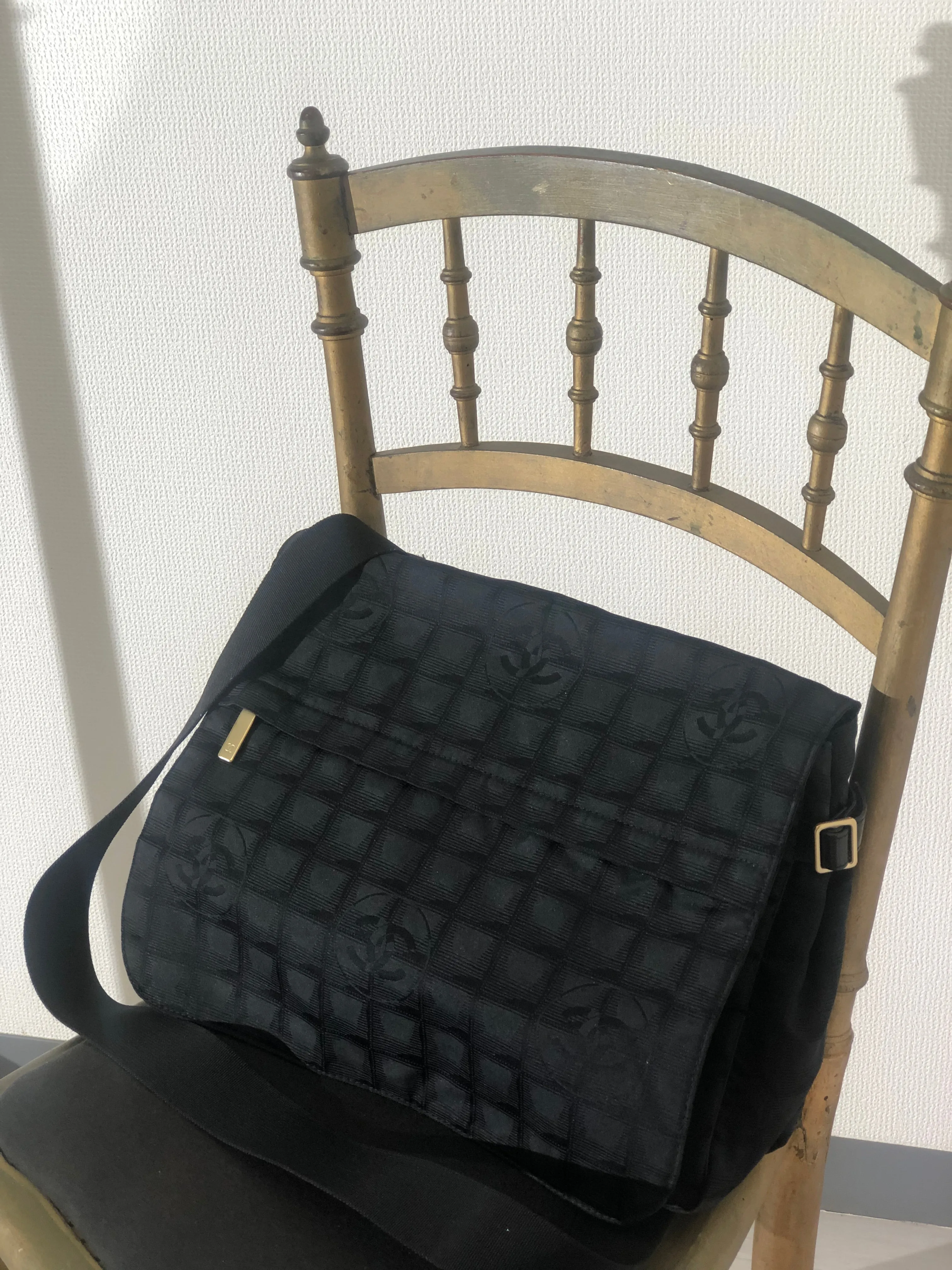 CHANEL New Travel Line Nylon Crossbody Shoulder bag Black Vintage uar7ry