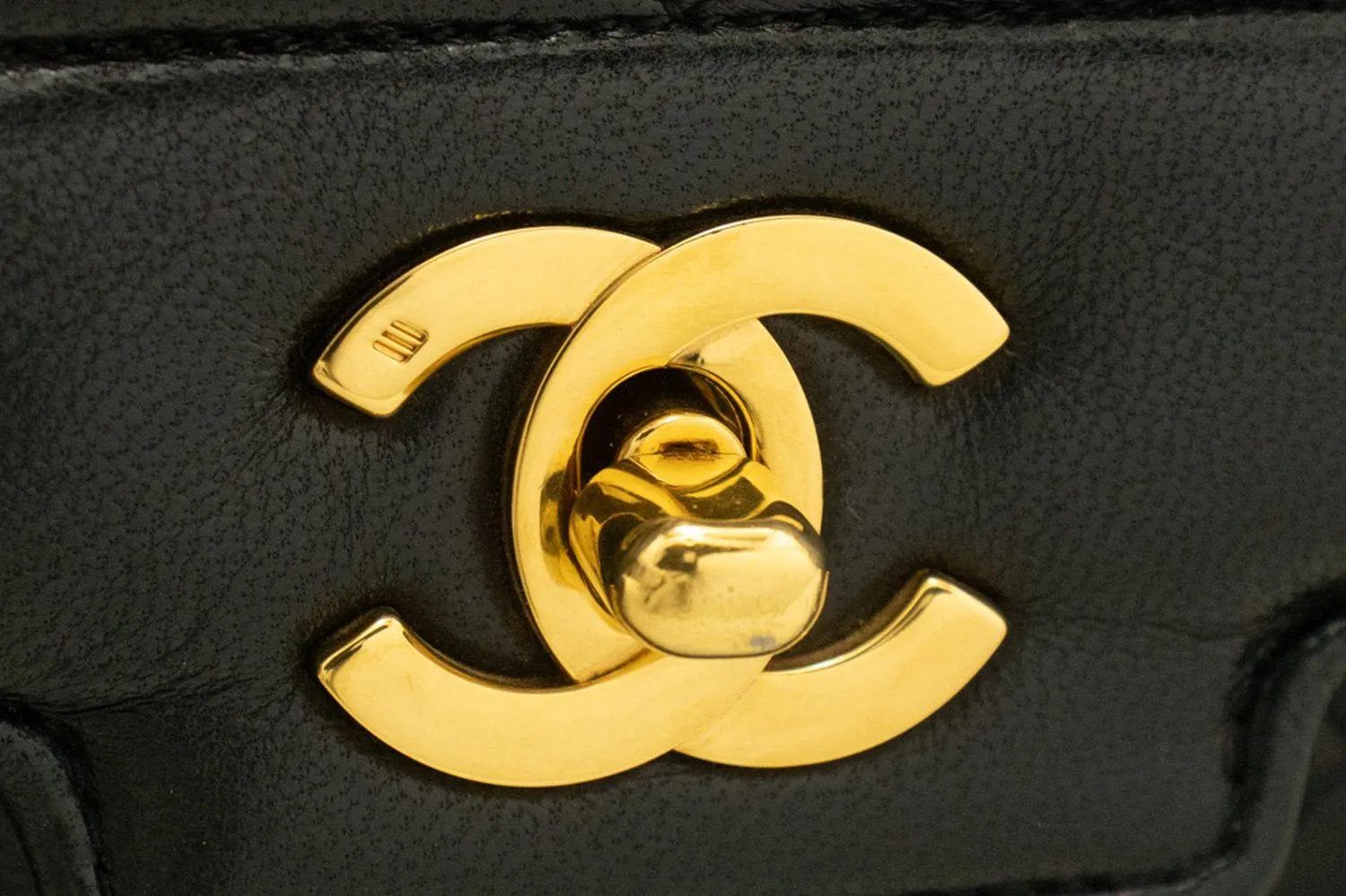 CHANEL Vintage Medium Chain Shoulder Bag Black Lambskin Quilted m37