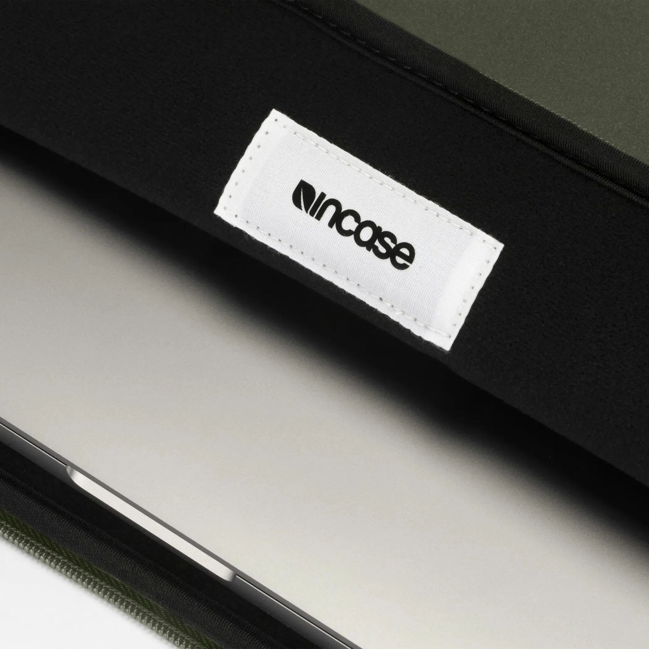 Classic Universal Sleeve with Lycra for 15" Laptop