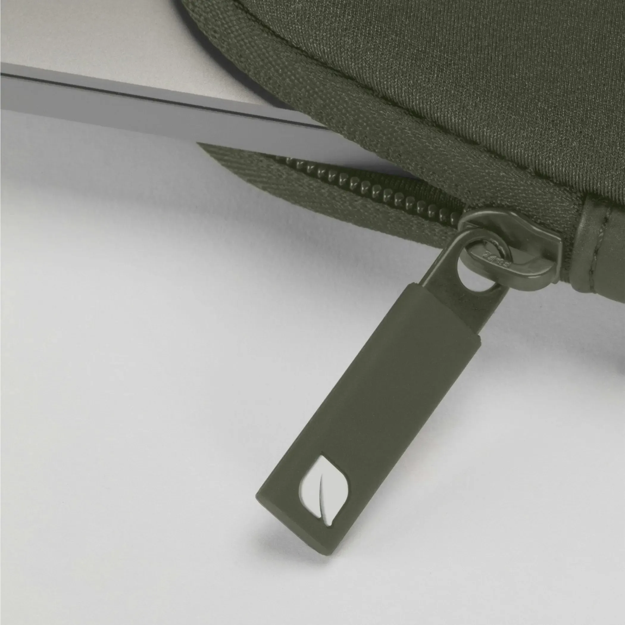 Classic Universal Sleeve with Lycra for 15" Laptop