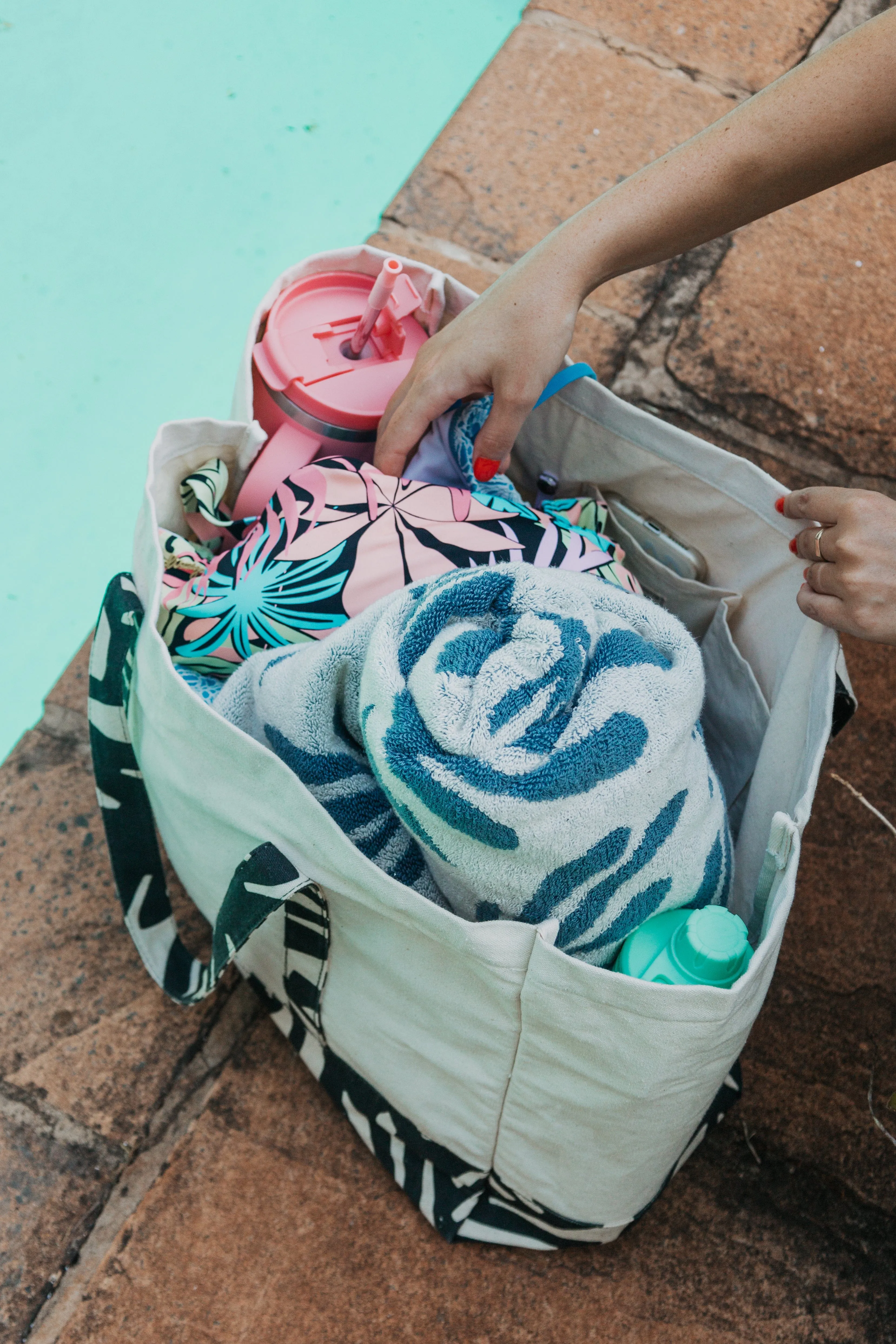 Clovee- Ladies Tote Bag