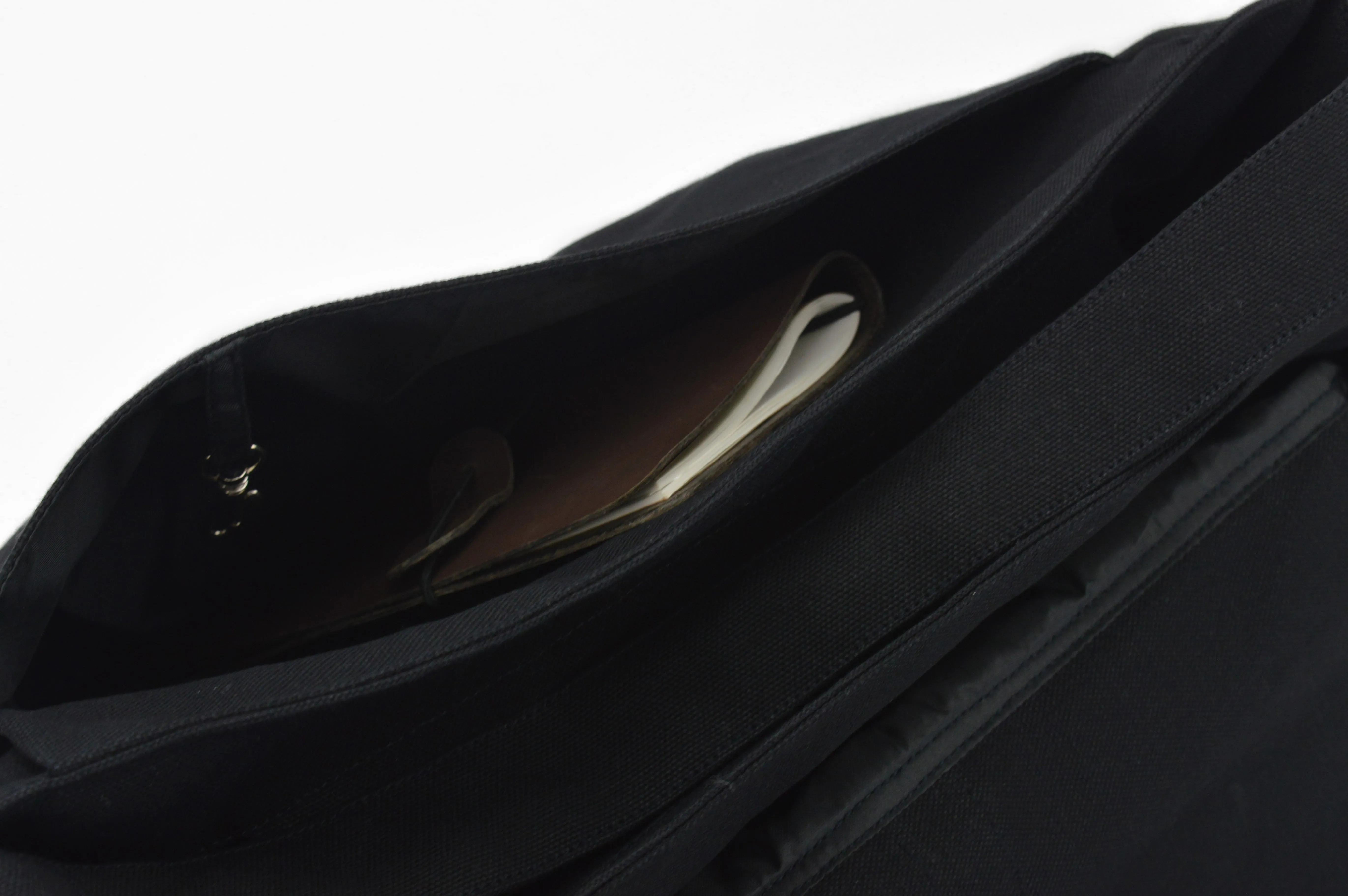 Daniel 18 Black | Messenger Bag