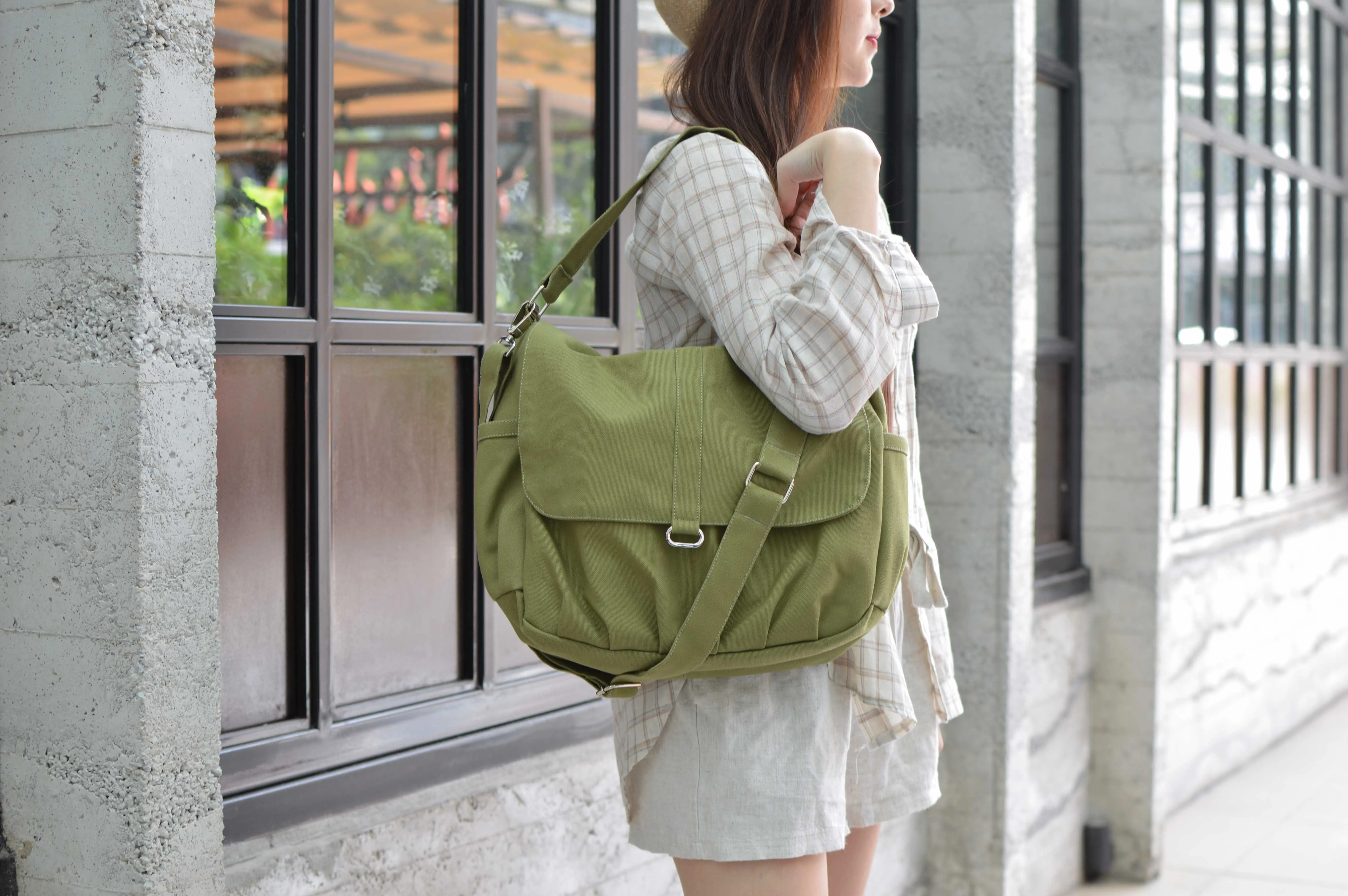 Daniel 18 Black | Messenger Bag