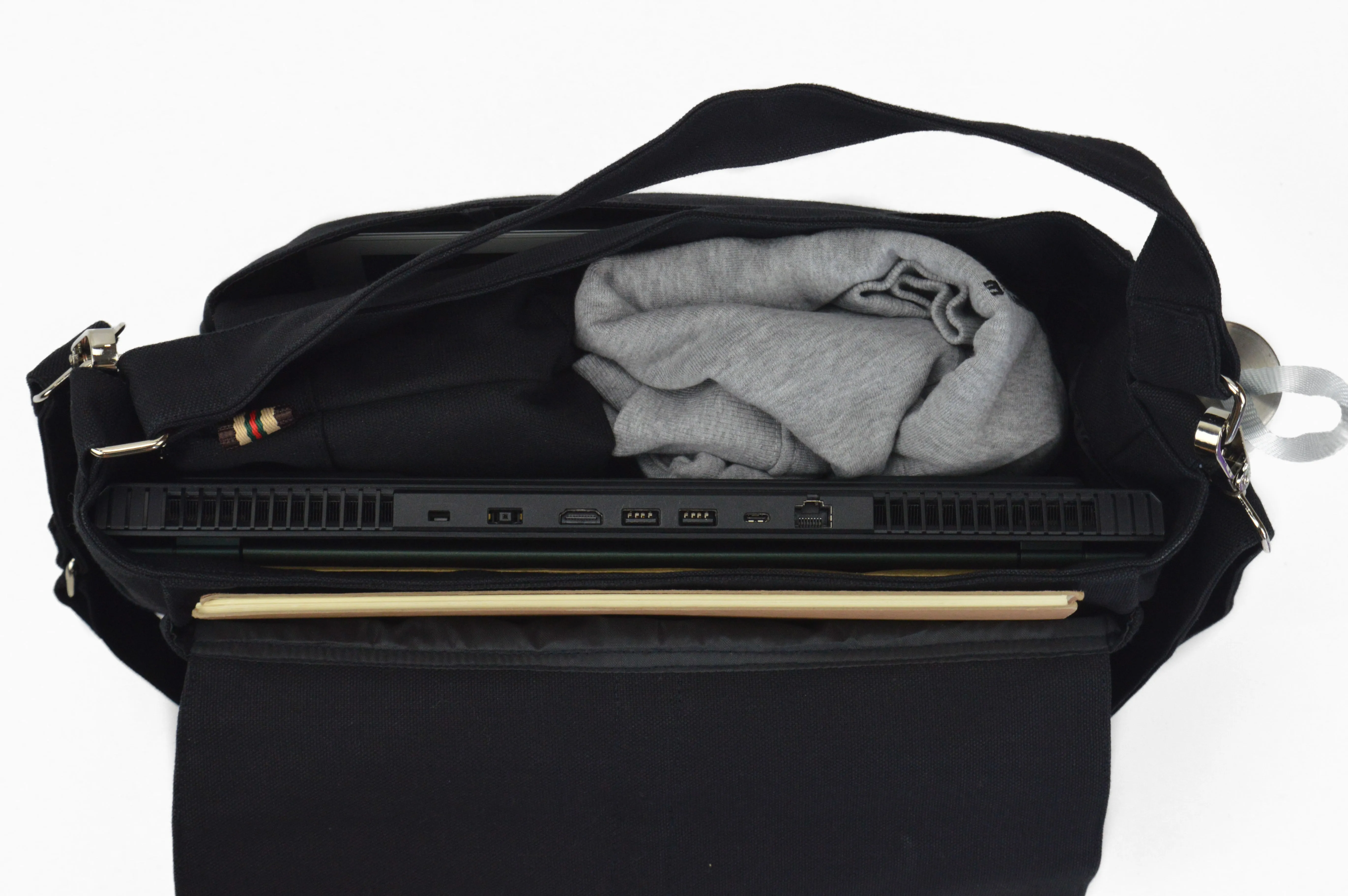 Daniel 18 Black | Messenger Bag
