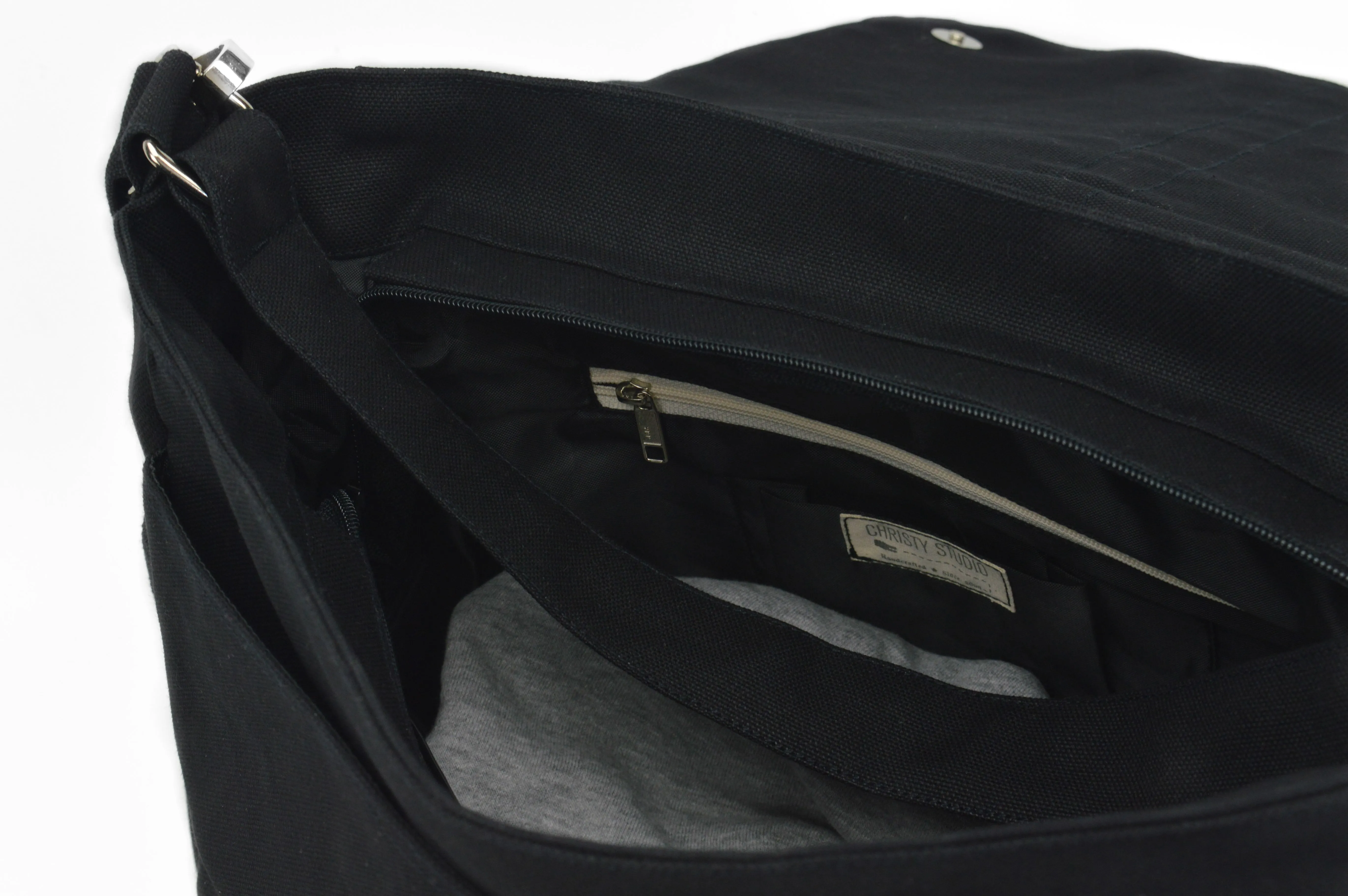 Daniel 18 Black | Messenger Bag
