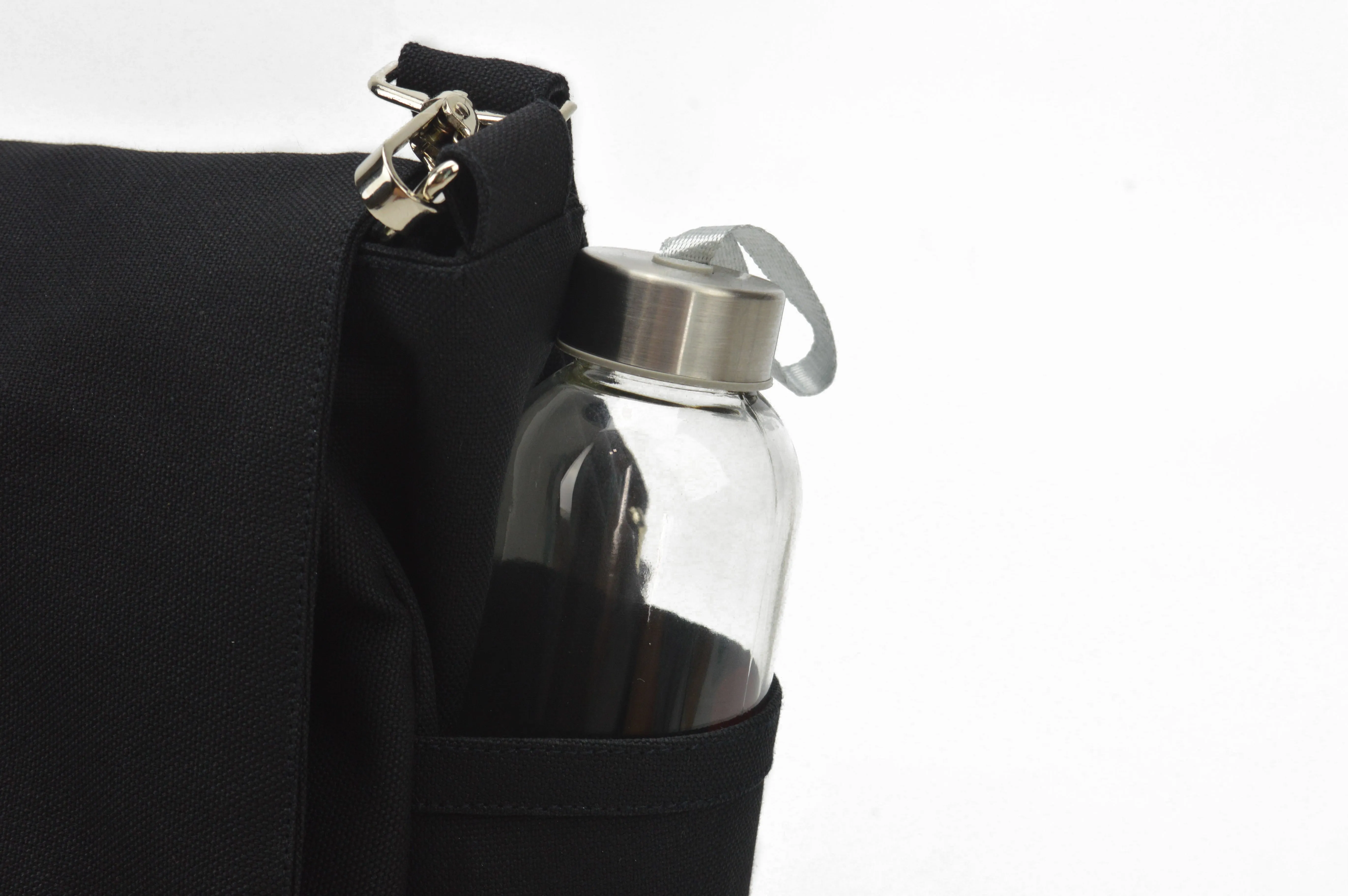 Daniel 18 Black | Messenger Bag