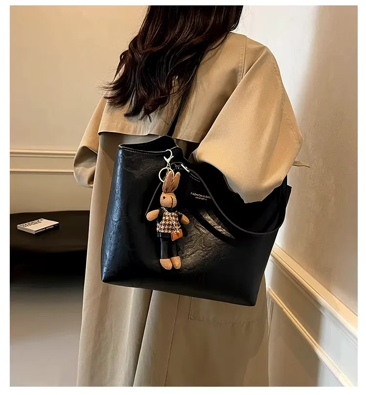 Elsie - Classic Shoulder Bag