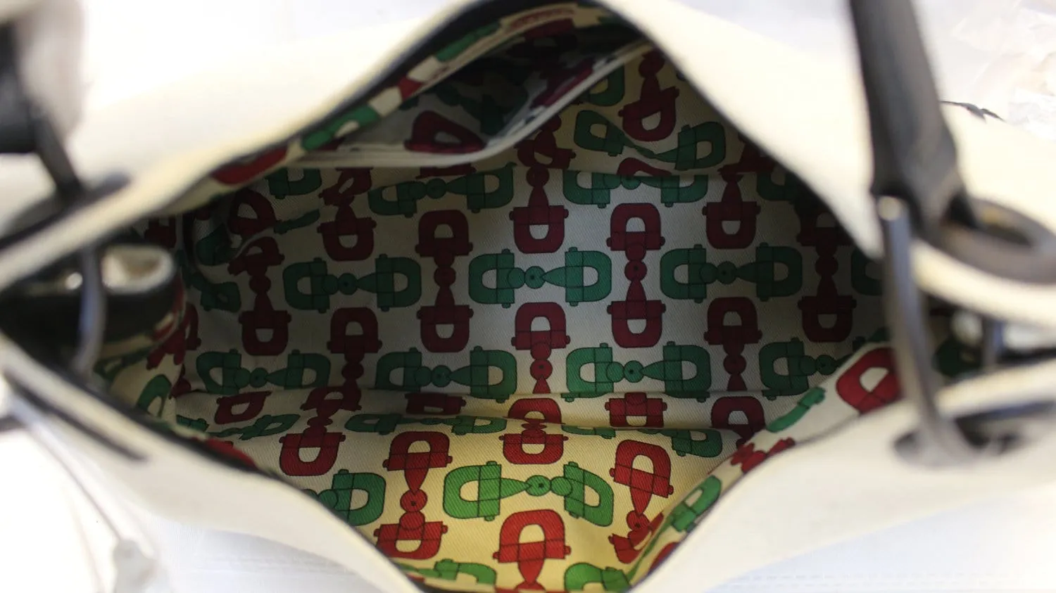 GUCCI Colbert Canvas Shoulder Bag White
