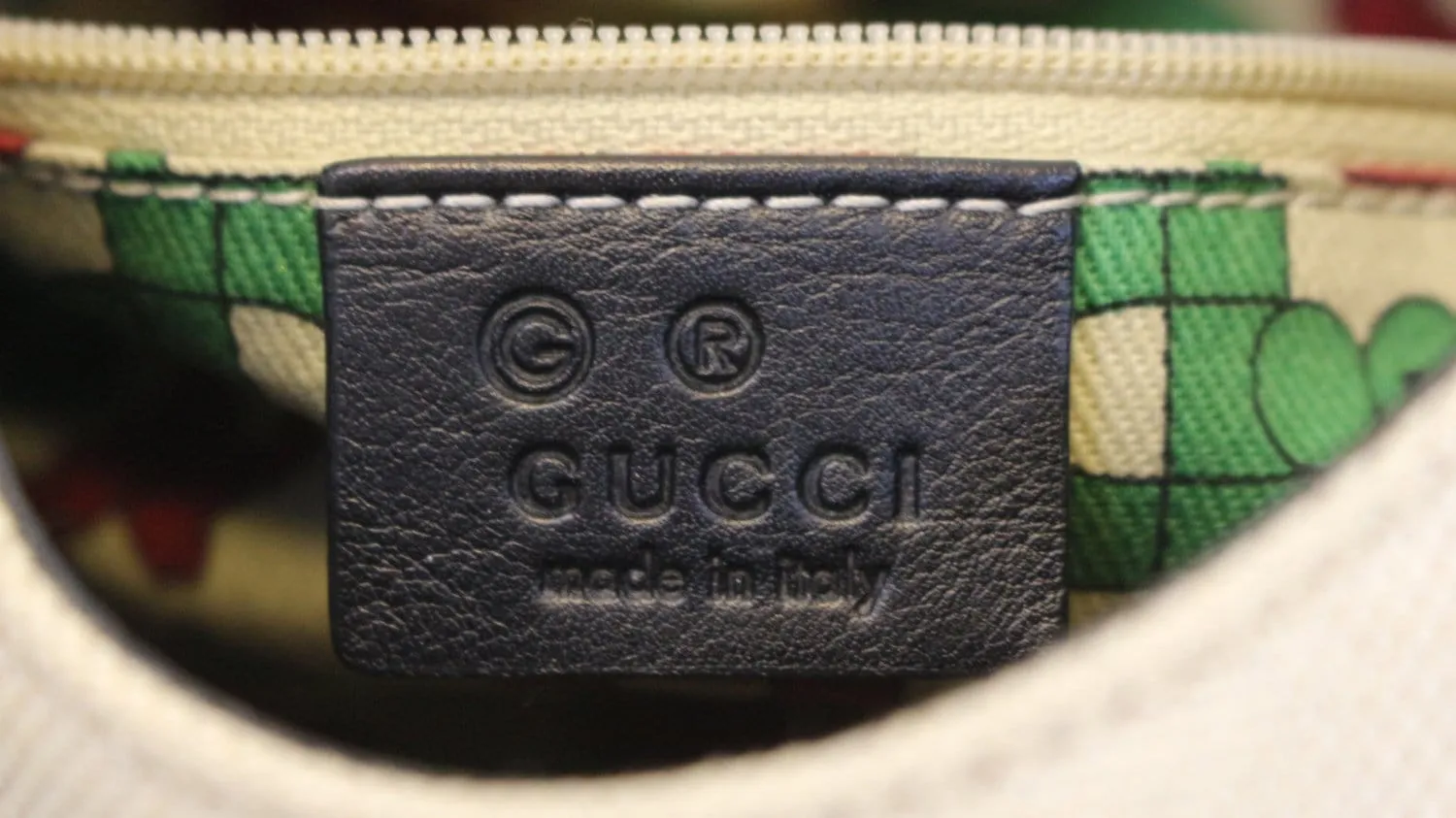 GUCCI Colbert Canvas Shoulder Bag White