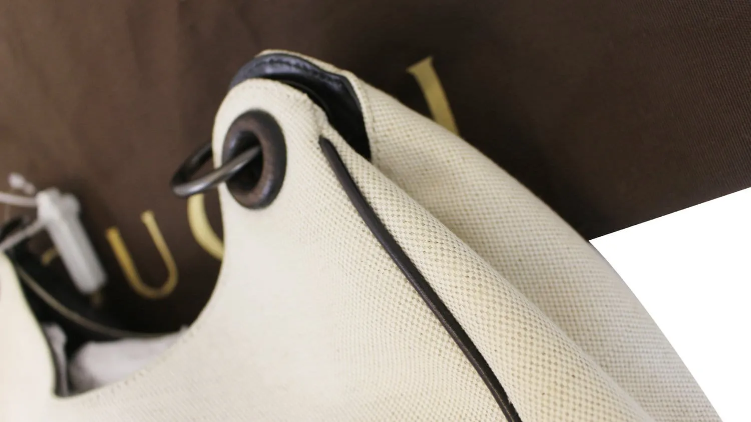 GUCCI Colbert Canvas Shoulder Bag White