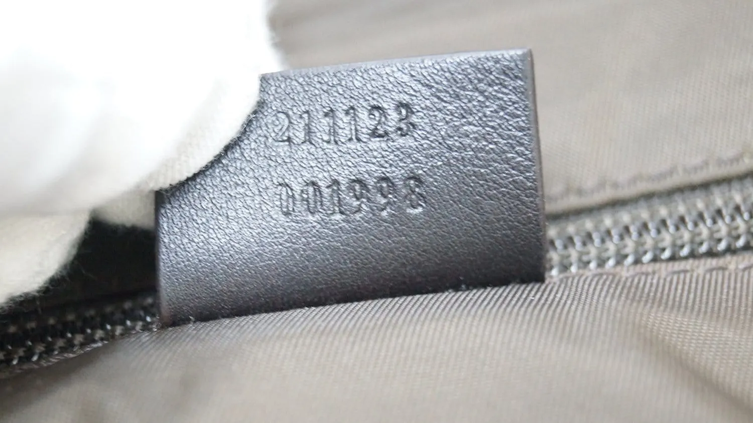 GUCCI GG Canvas Large Garment Bag 211123