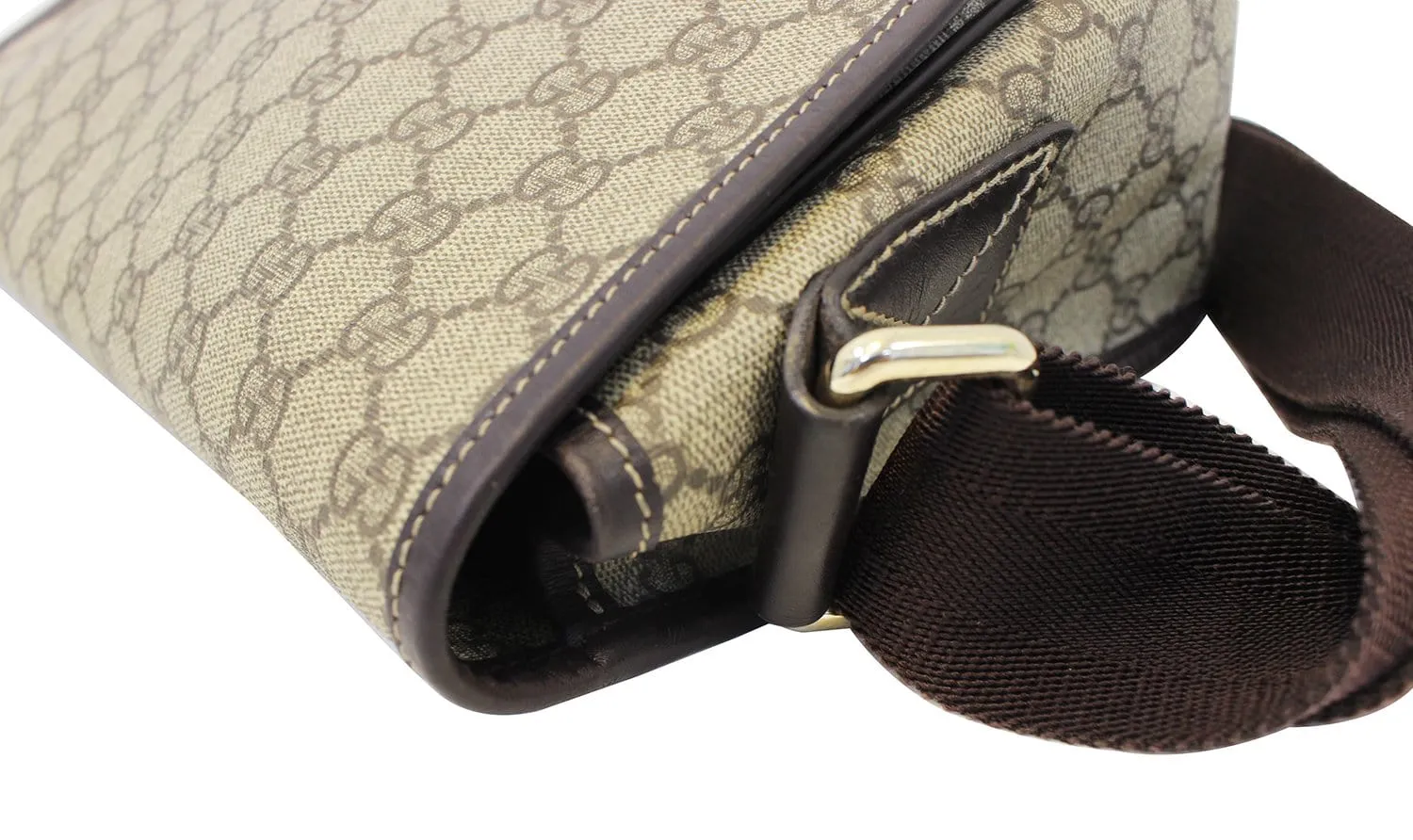 GUCCI GG Supreme Canvas Medium Messenger Bag