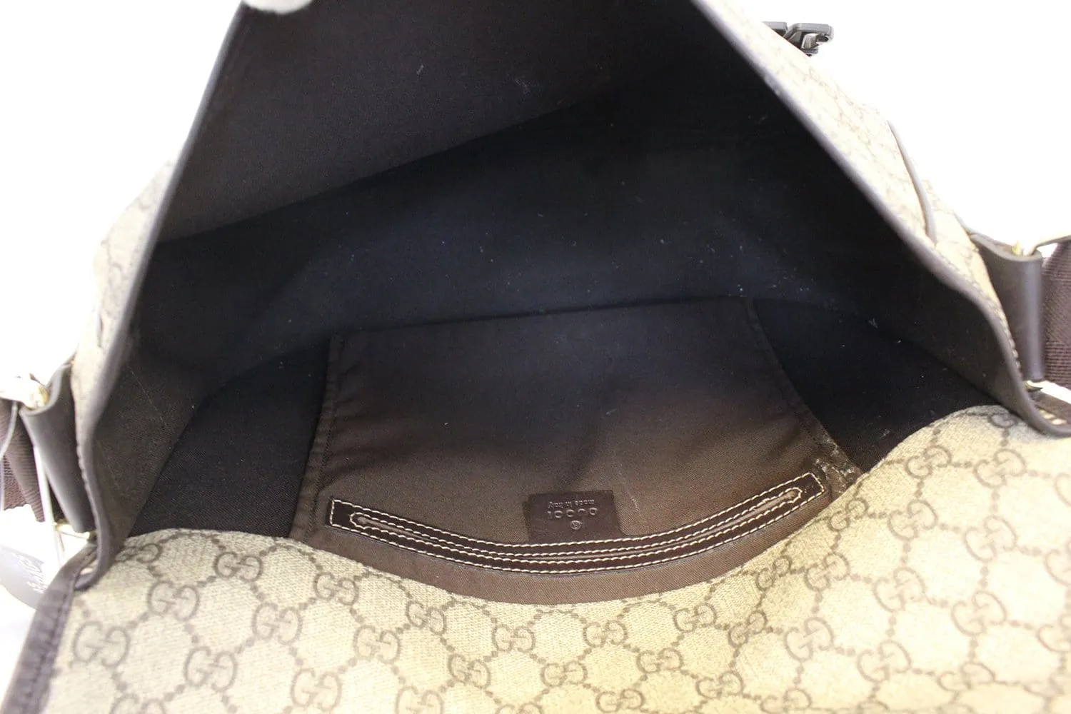 GUCCI GG Supreme Canvas Medium Messenger Bag