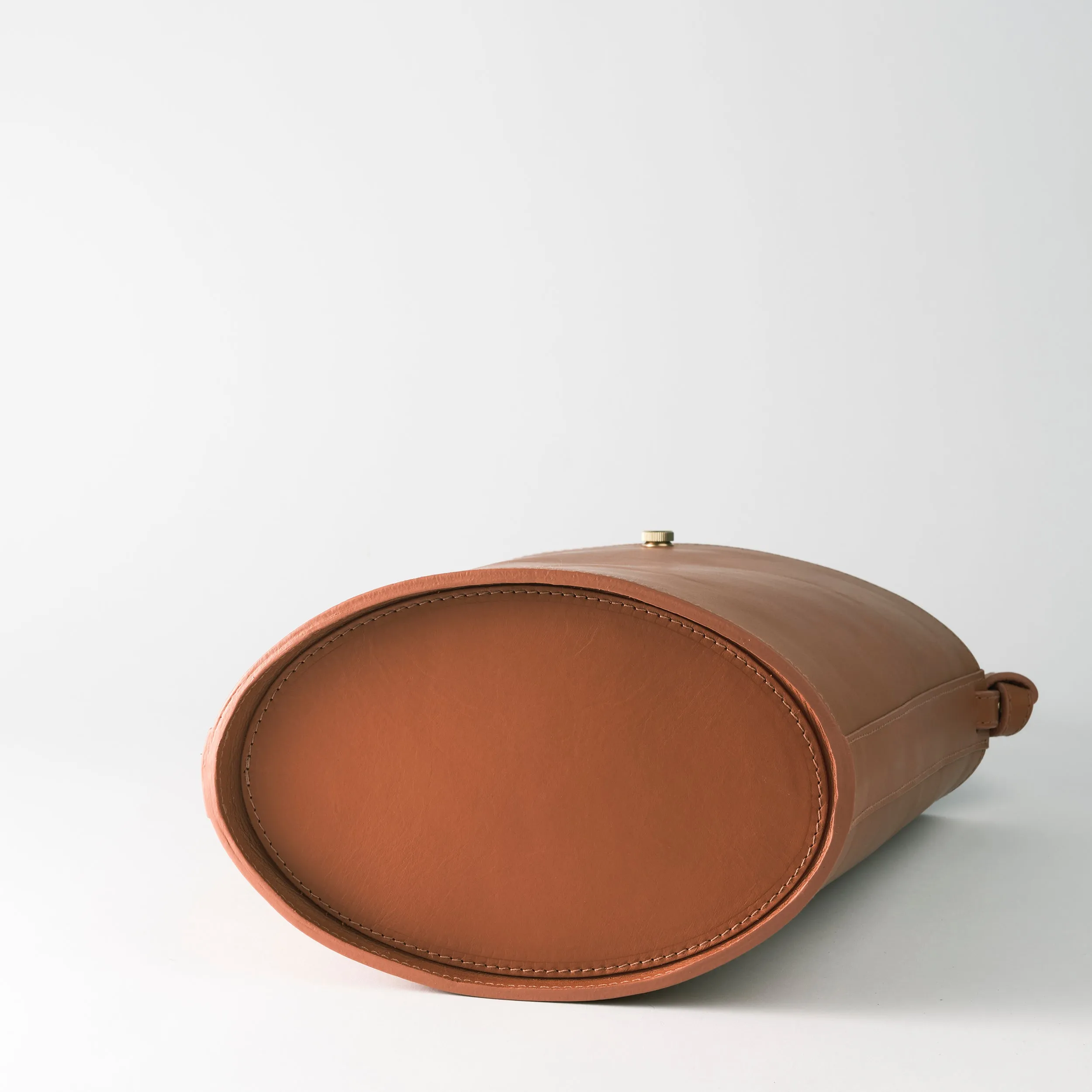 Hilma in Terracotta Vachetta