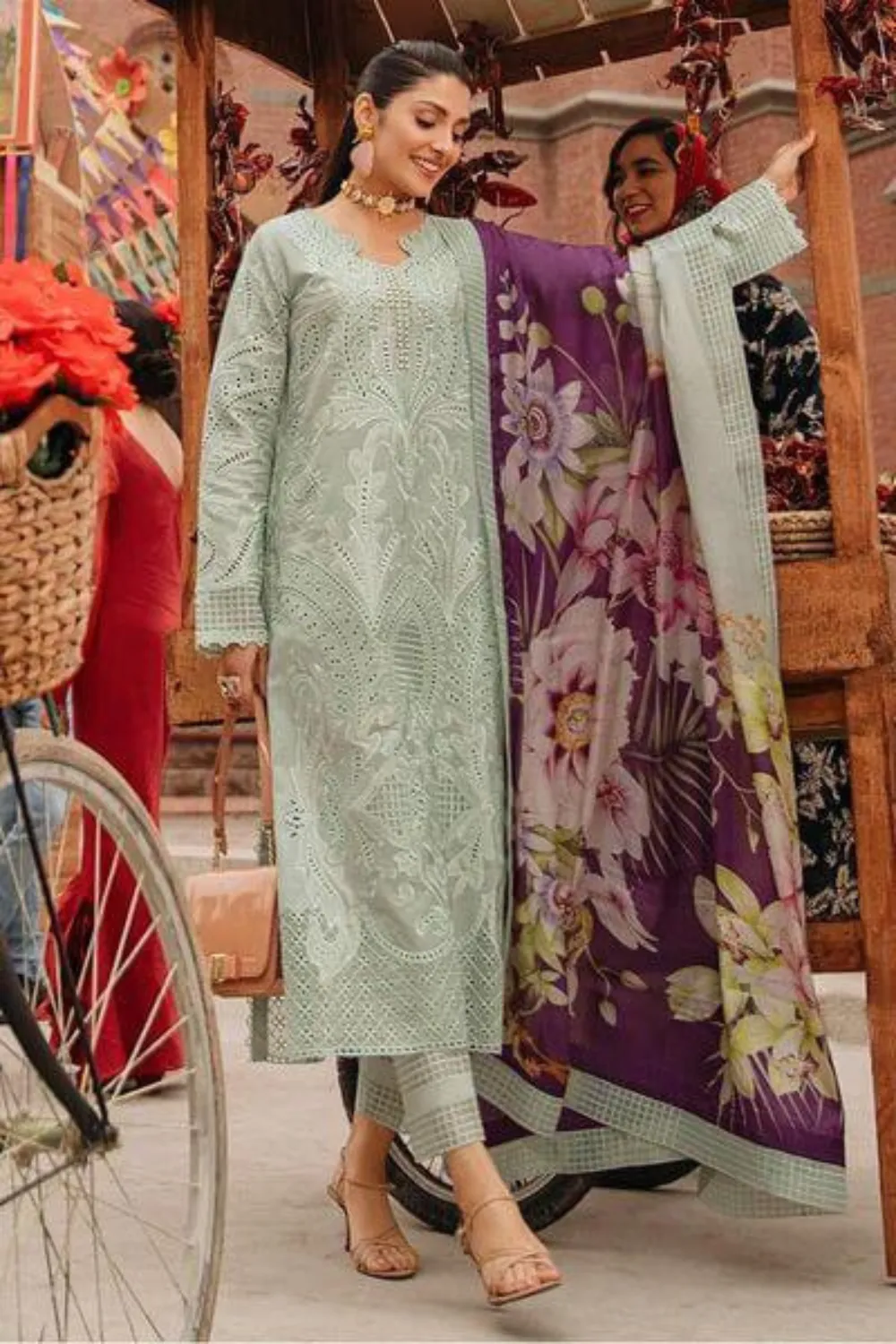 Lawn 3PC Embroidered Q267
