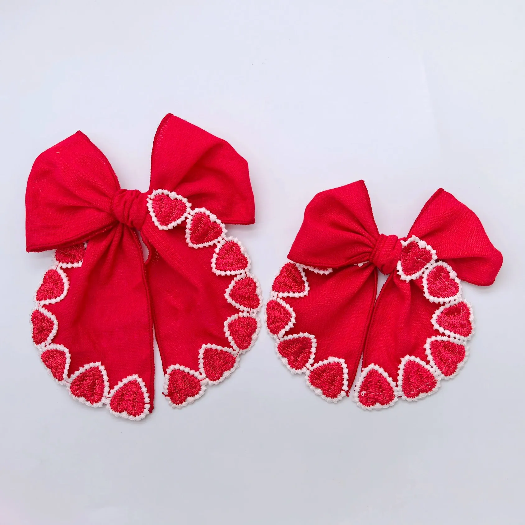 Linen Heart Trimmed Bows