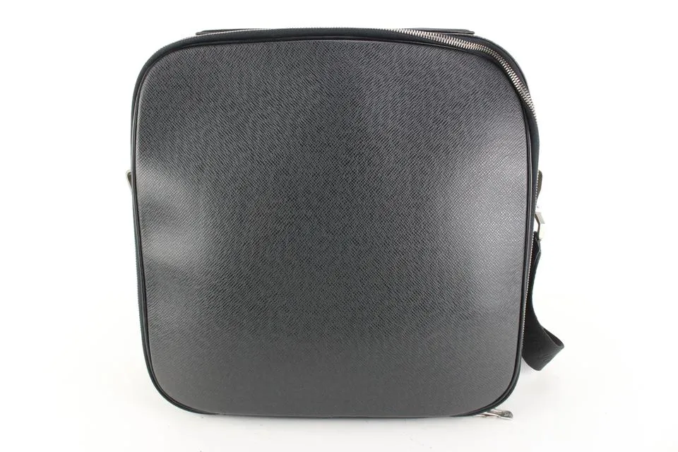 Louis Vuitton Black Taiga Leather Tura 2way Crossbody Messenger Travel Bag 56lk429s