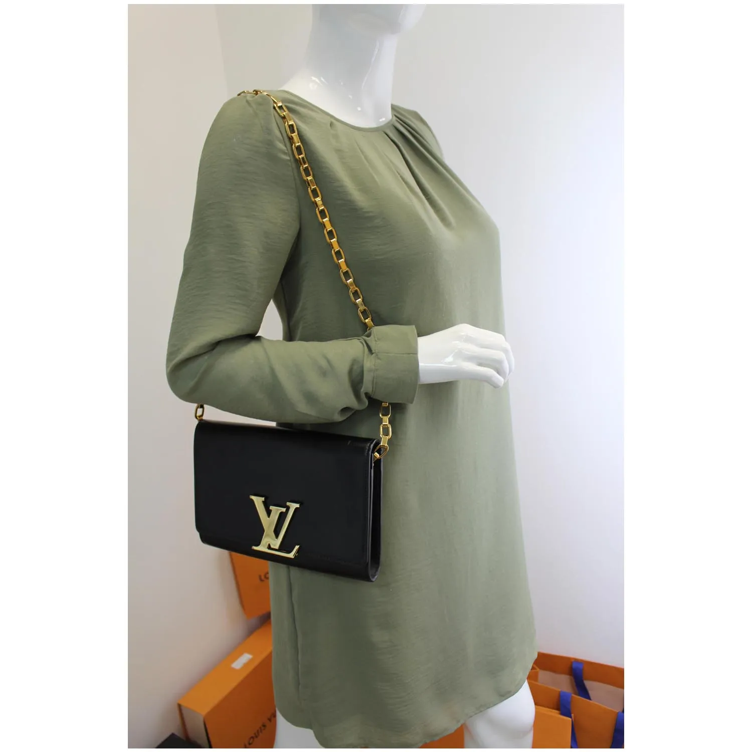 LOUIS VUITTON Chain Louise GM Noir Leather Shoulder Crossbody Bag