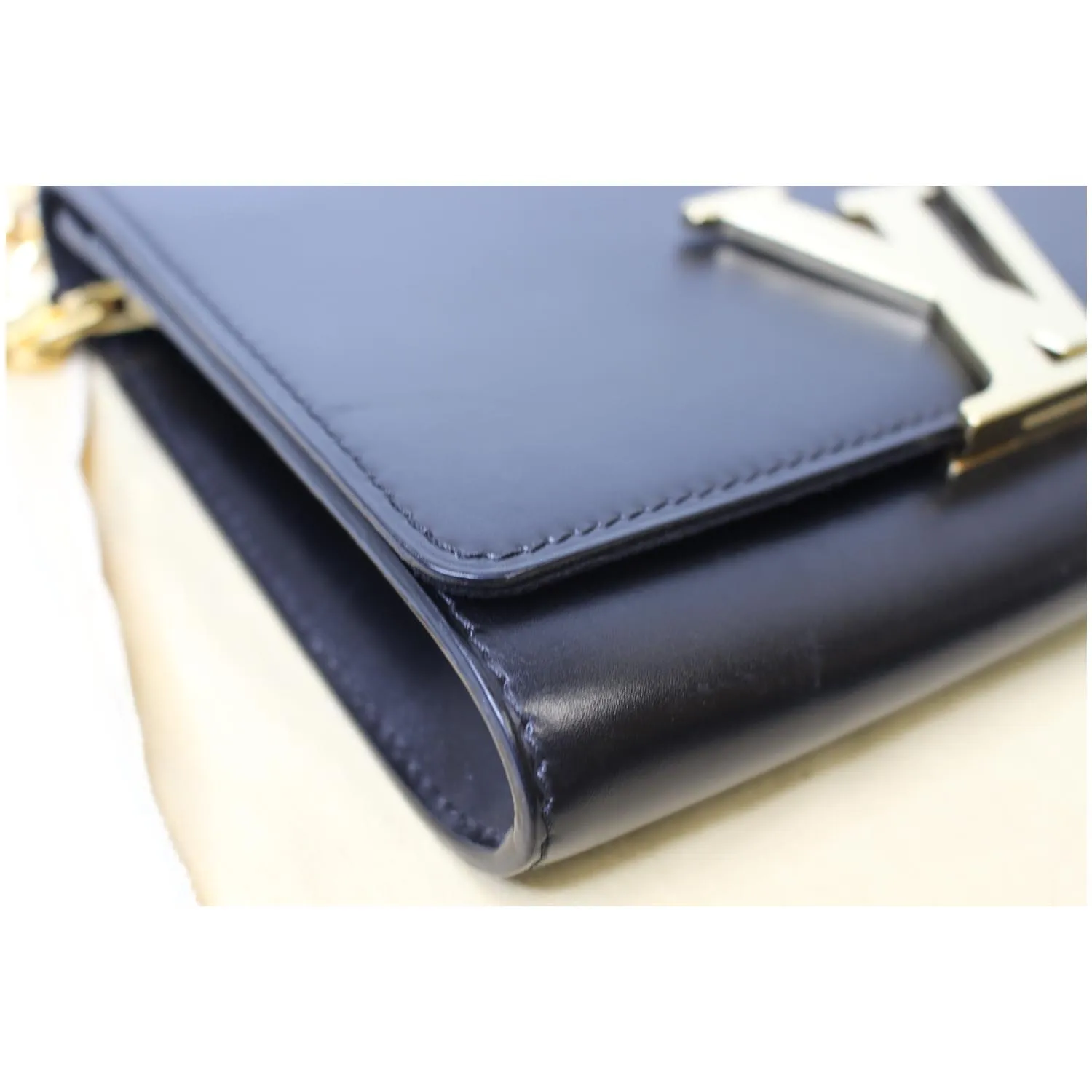 LOUIS VUITTON Chain Louise GM Noir Leather Shoulder Crossbody Bag