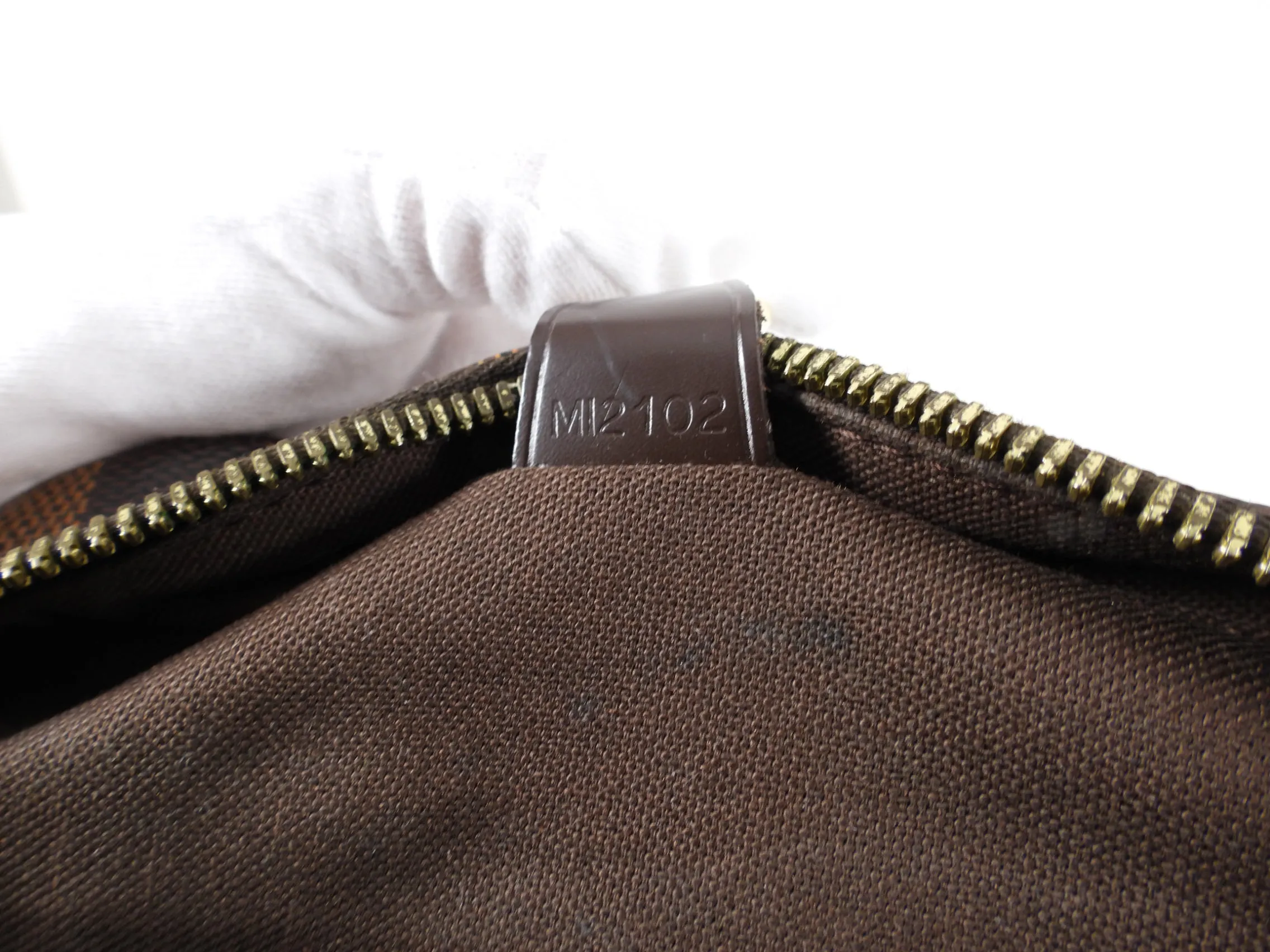 Louis Vuitton Damier Ebene Shelton MM Laptop Messenger Bag